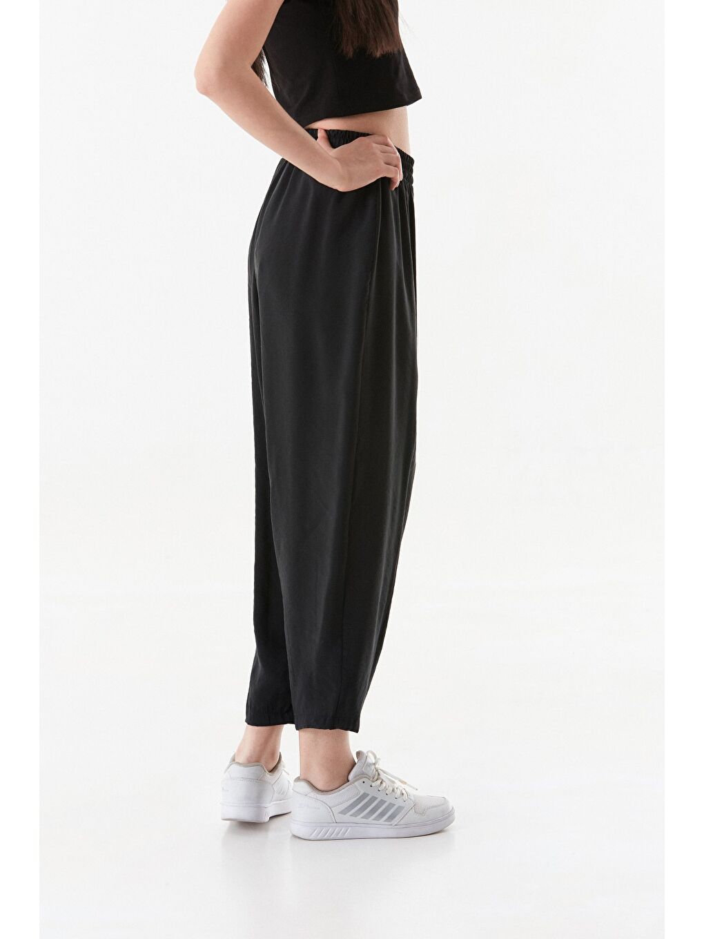 Siyah Beli Lastikli Çimalı Ayrobin Kumaş Şalvar Pantolon-4