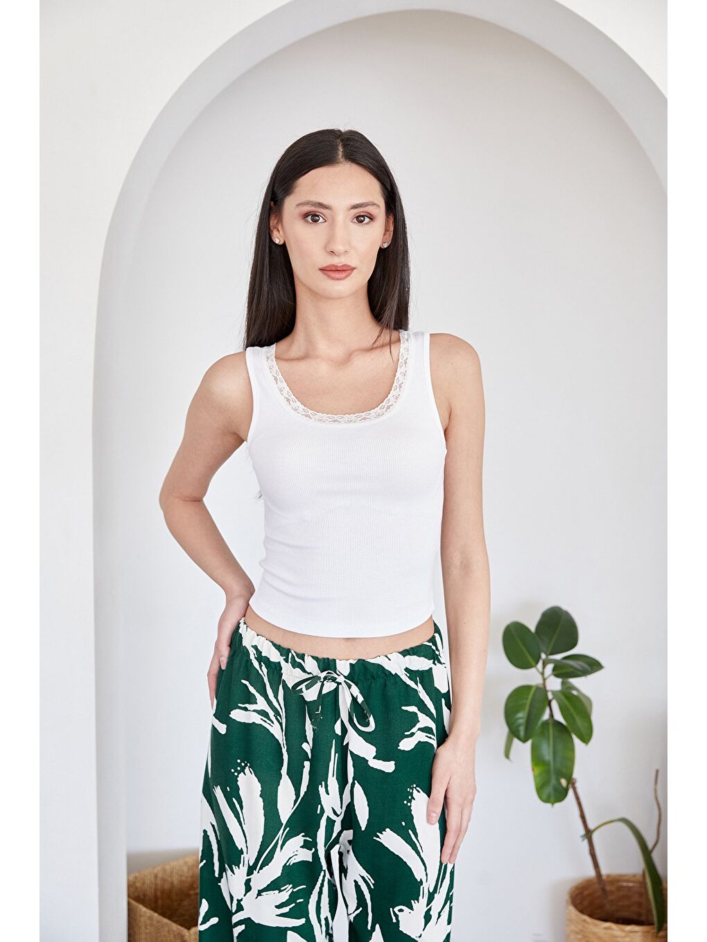 Beyaz Fitilli Dantelli Body