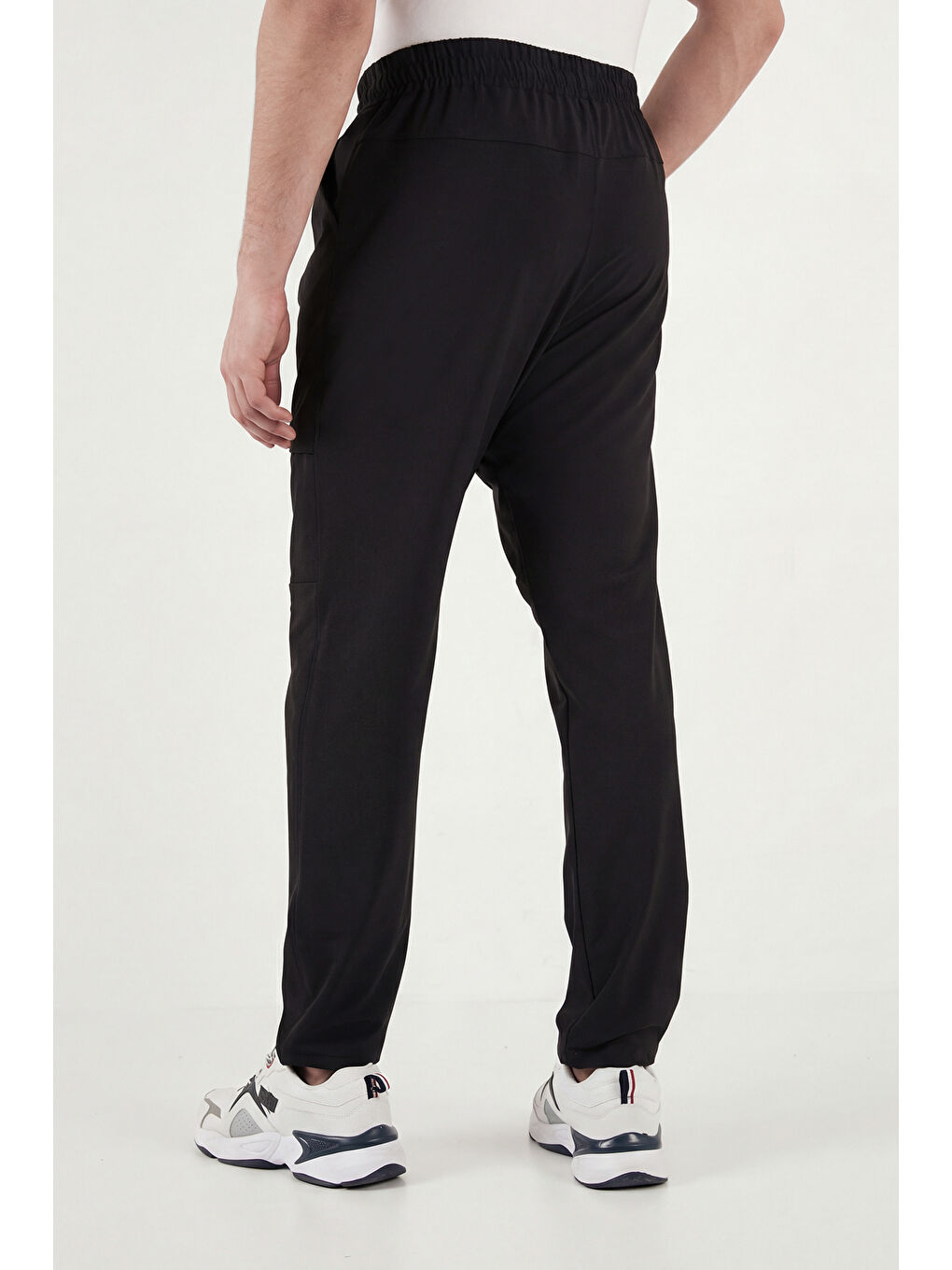 Siyah Regular Fit Normal Bel Düz Paça Pantolon 693705-6