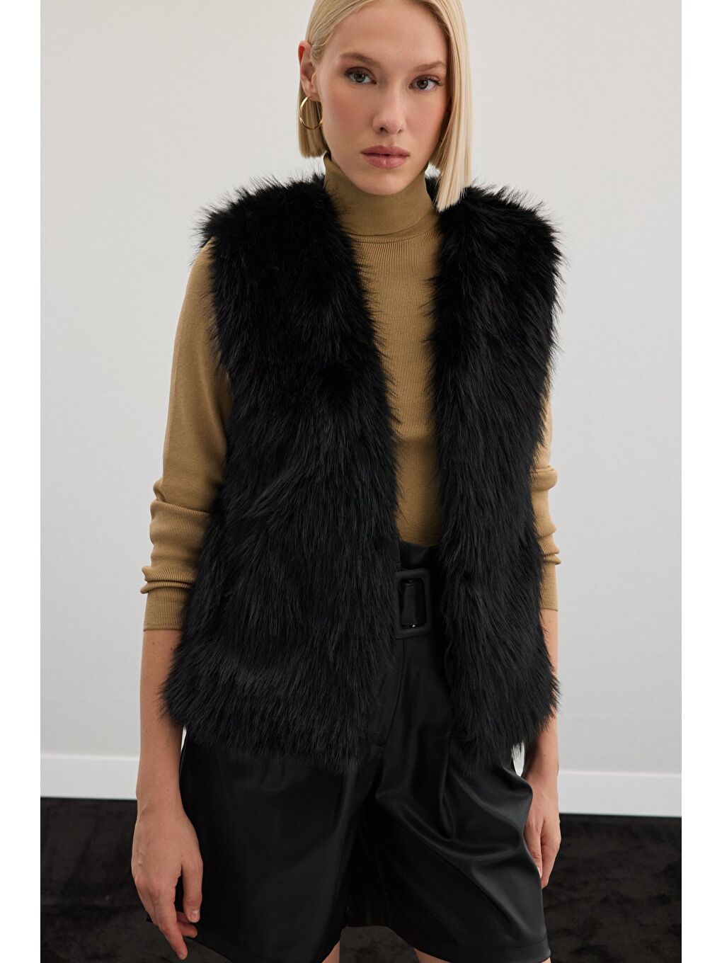 Kolsuz Uzun Yelek - Siyah-2