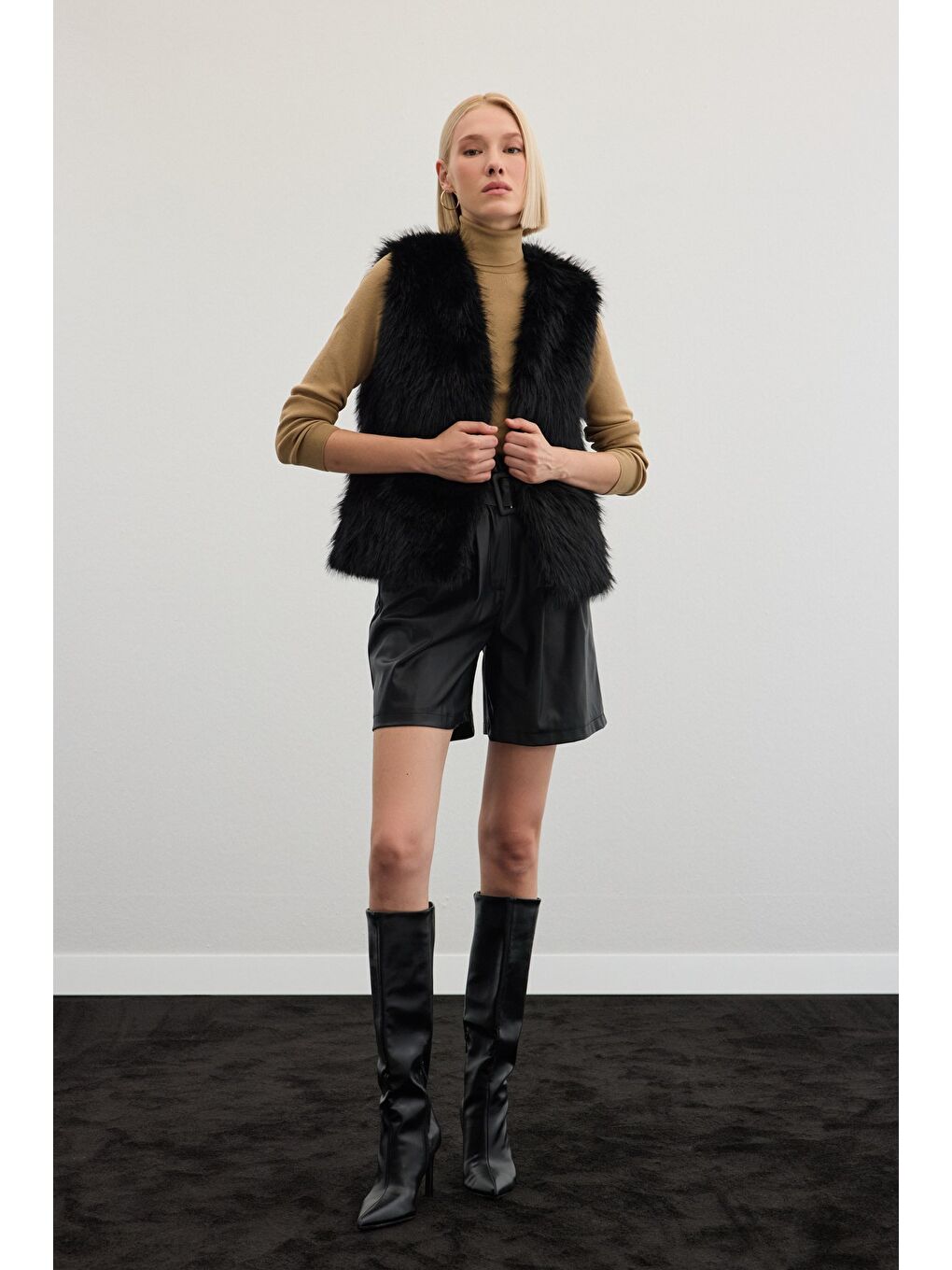 Kolsuz Uzun Yelek - Siyah-4