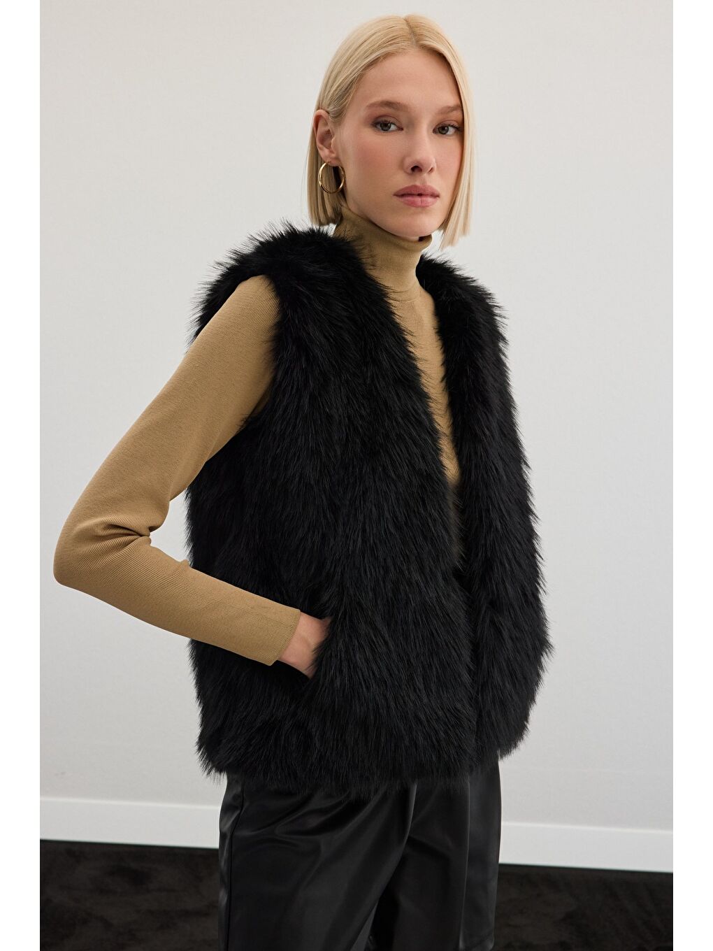 Kolsuz Uzun Yelek - Siyah-5