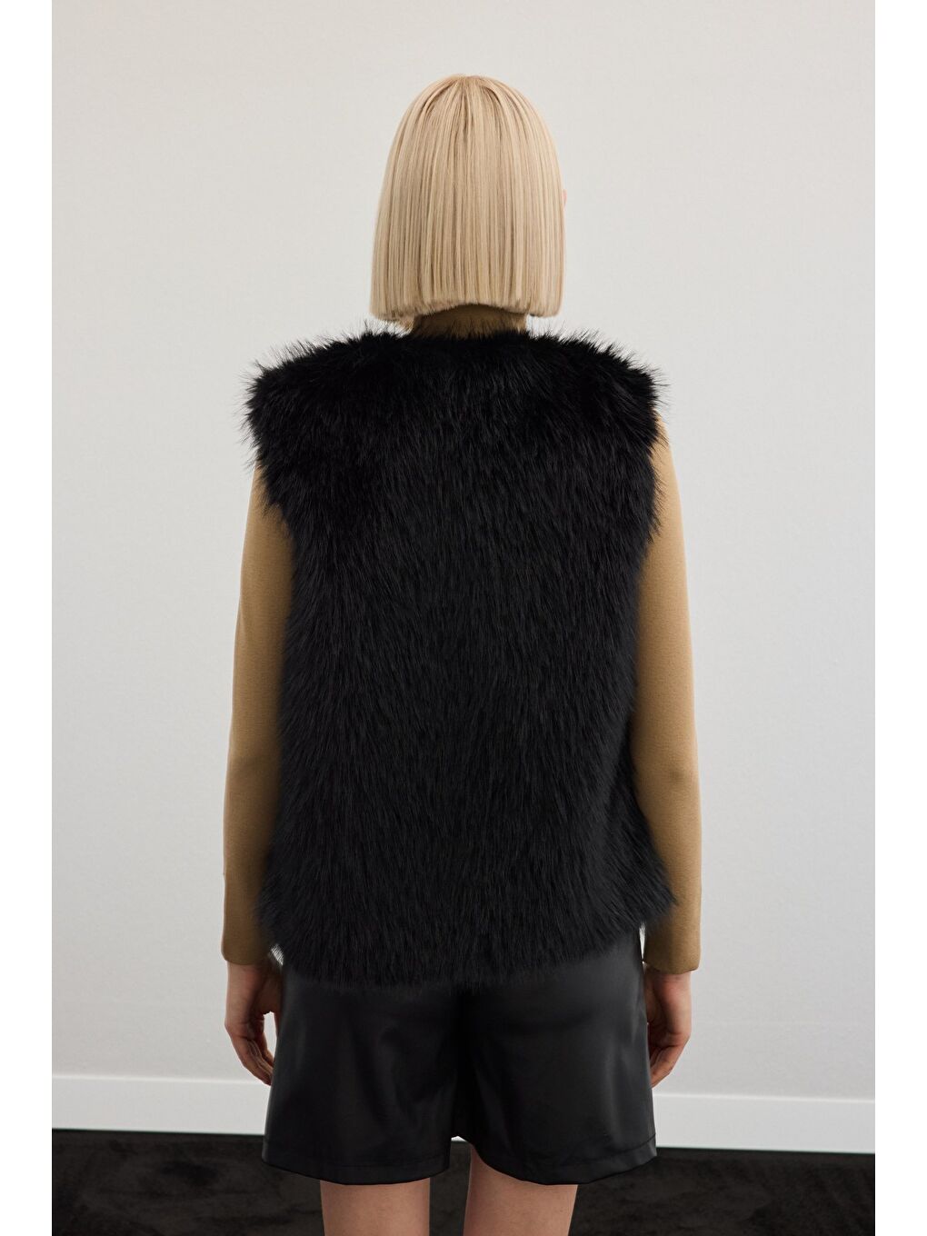 Kolsuz Uzun Yelek - Siyah-7