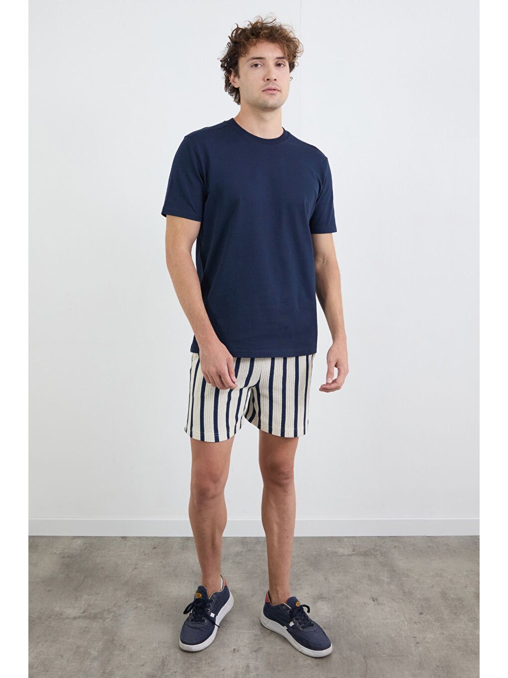 Lacivert Çizgili Beli Bağlamalı Triko Şort