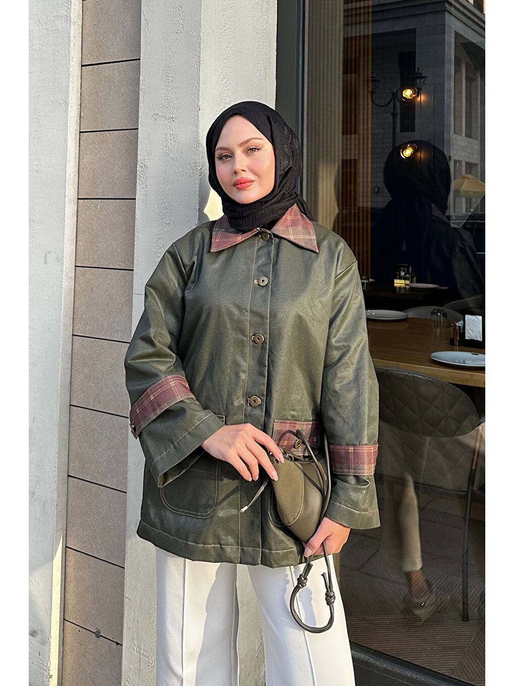 Kadın Kolları Apoletli Trenç Koyu Yeşil-1