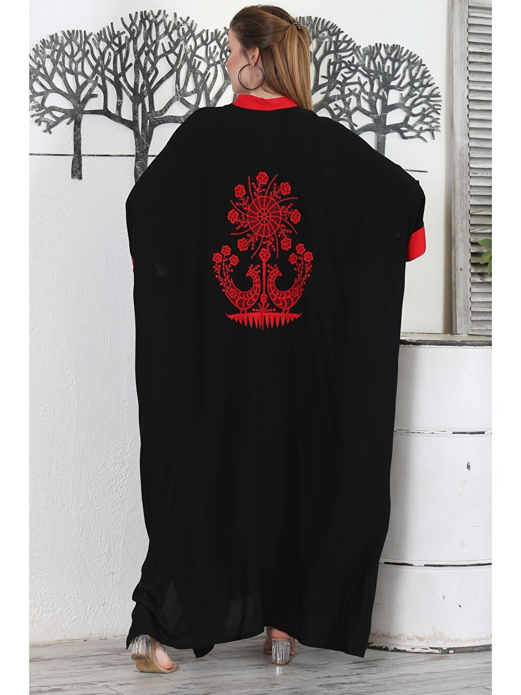 Siyah Hakim Yaka 3/4 Kol Düğmeli Yırtmaçlı Dokuma Garnili Nakışlı Casual Oversize Dokuma Elbise-6