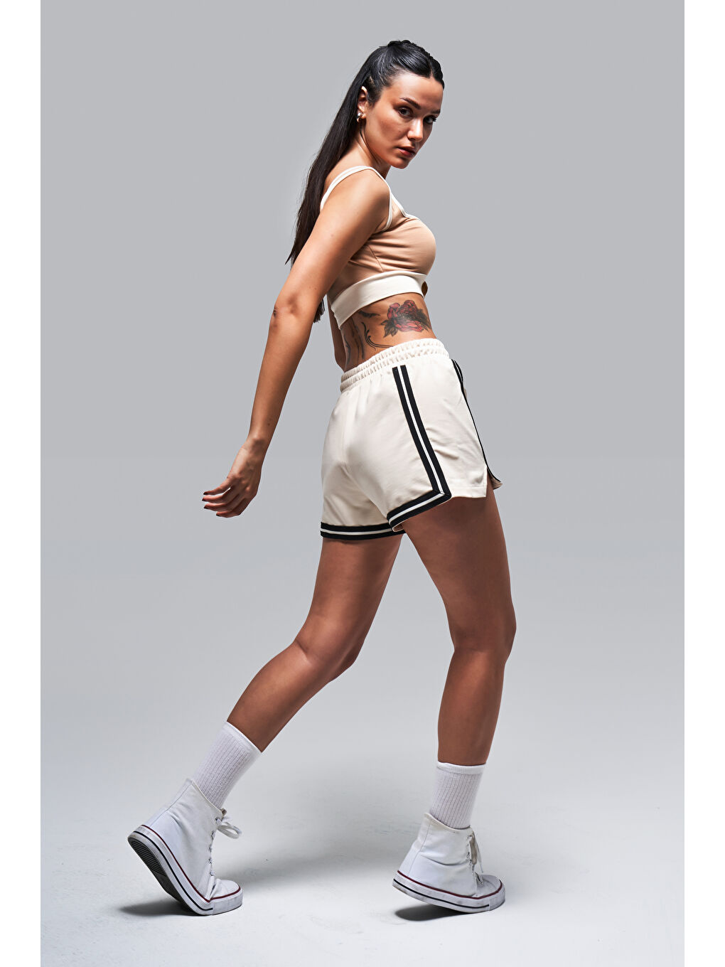 Kadın Bej Renk S5-105 %100 Pamuk Esnek Kumaş Örme Mini Şort-1