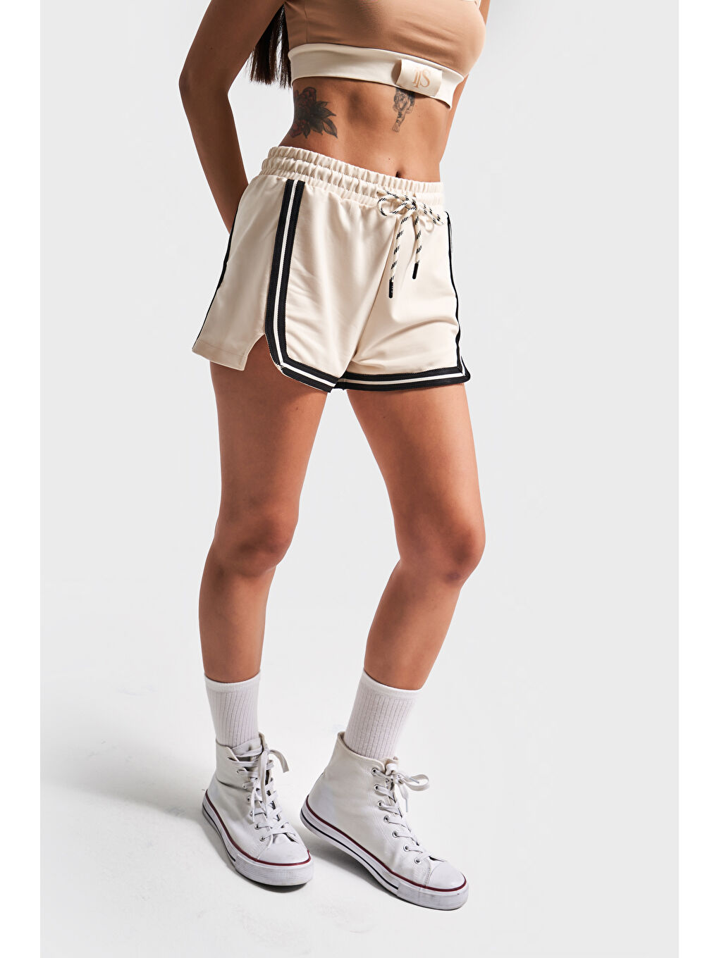 Kadın Bej Renk S5-105 %100 Pamuk Esnek Kumaş Örme Mini Şort-2