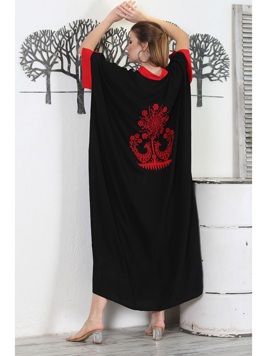 Siyah Hakim Yaka 3/4 Kol Düğmeli Yırtmaçlı Dokuma Garnili Nakışlı Casual Oversize Dokuma Elbise-7