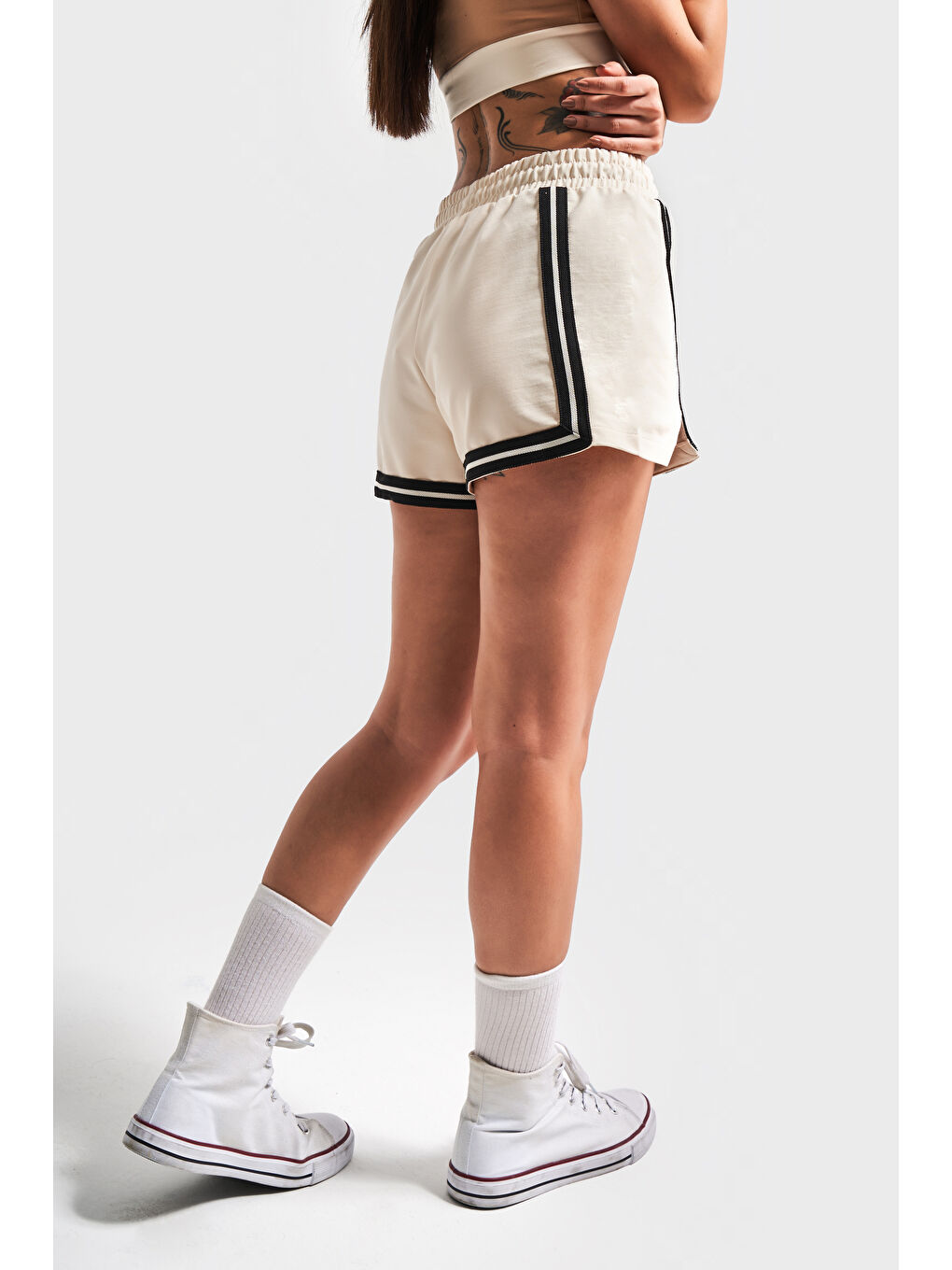 Kadın Bej Renk S5-105 %100 Pamuk Esnek Kumaş Örme Mini Şort-4