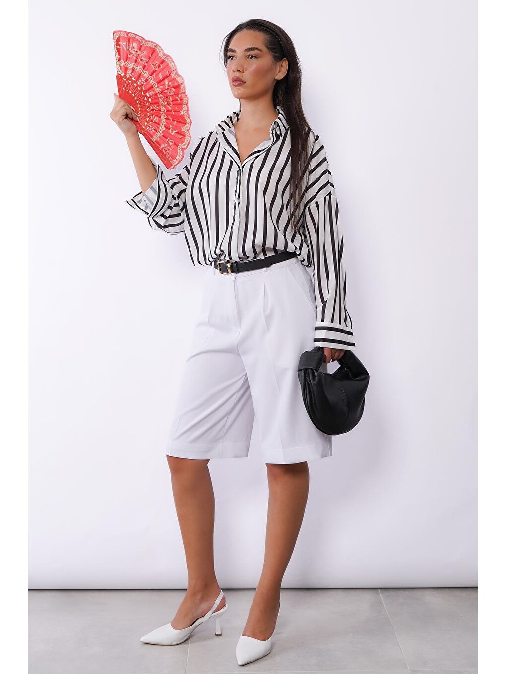 Beyaz Pileli Kadın Bermuda Şort Mg2483-1