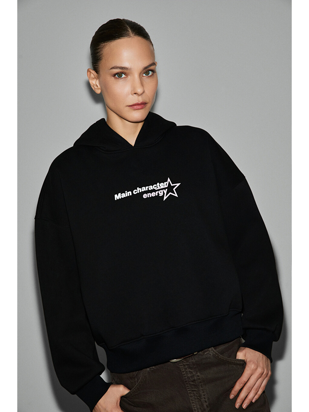Teraly Kadın Organik Pamuklu Polarlı Kumaşlı Baskı Detaylı Siyah Sweatshirt-4