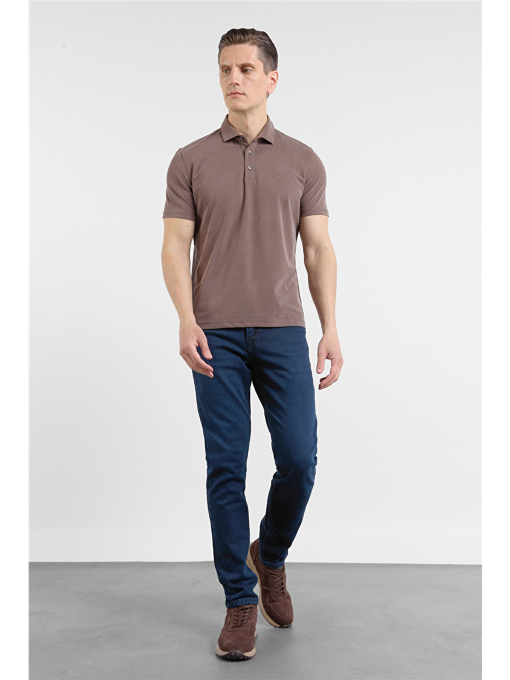 Kahverengi İtalyan Yaka Kısa Kol Cepsiz Slim Fit Pamuklu Tişört 1011260180-1