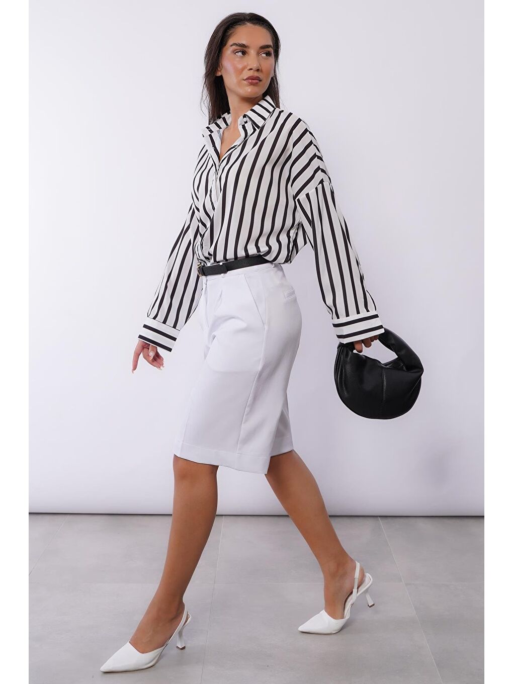 Beyaz Pileli Kadın Bermuda Şort Mg2483-4