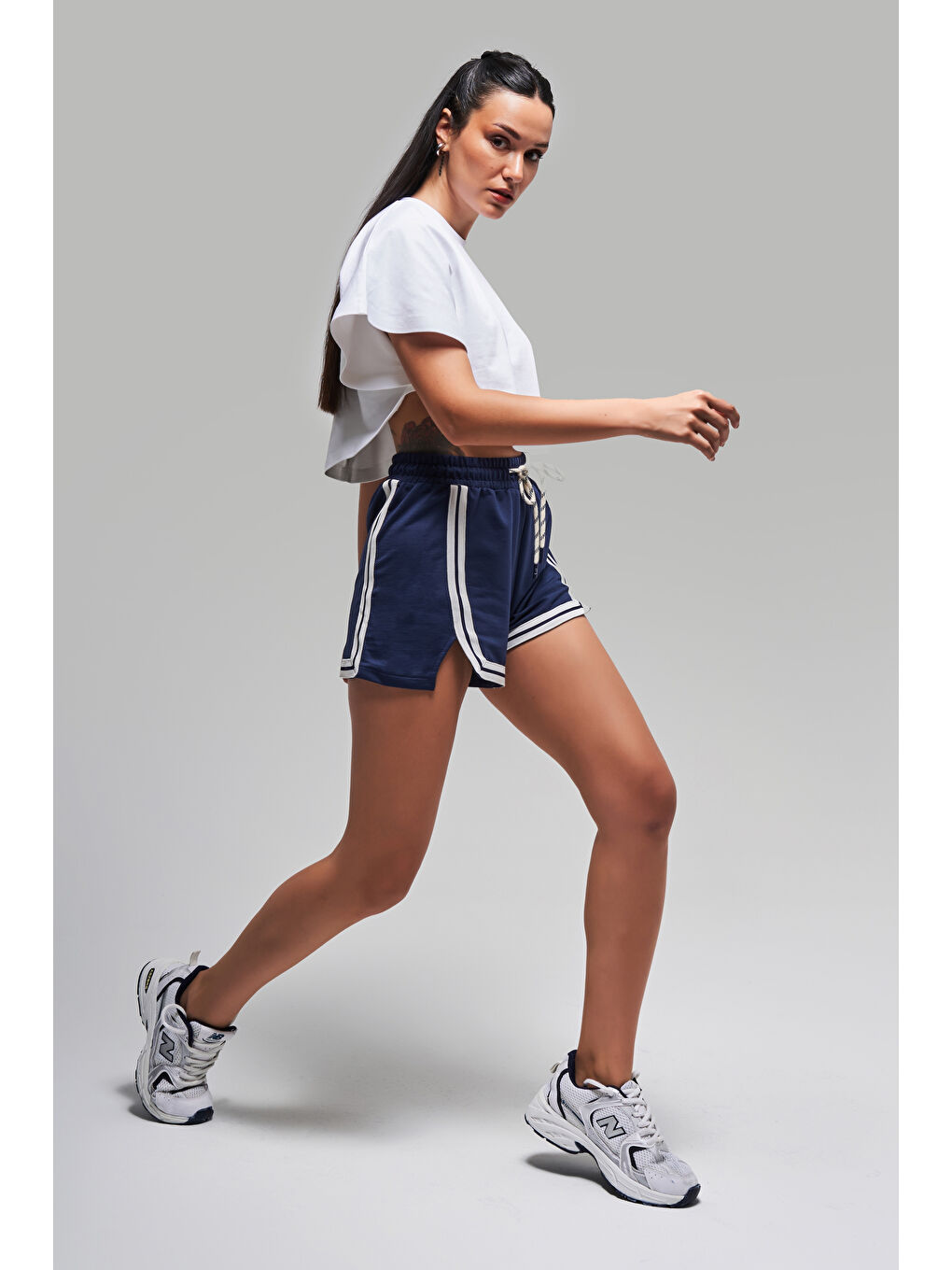 Kadın Koyu Mavi Renk S5-56 %100 Pamuk Esnek Kumaş Örme Mini Şort-1