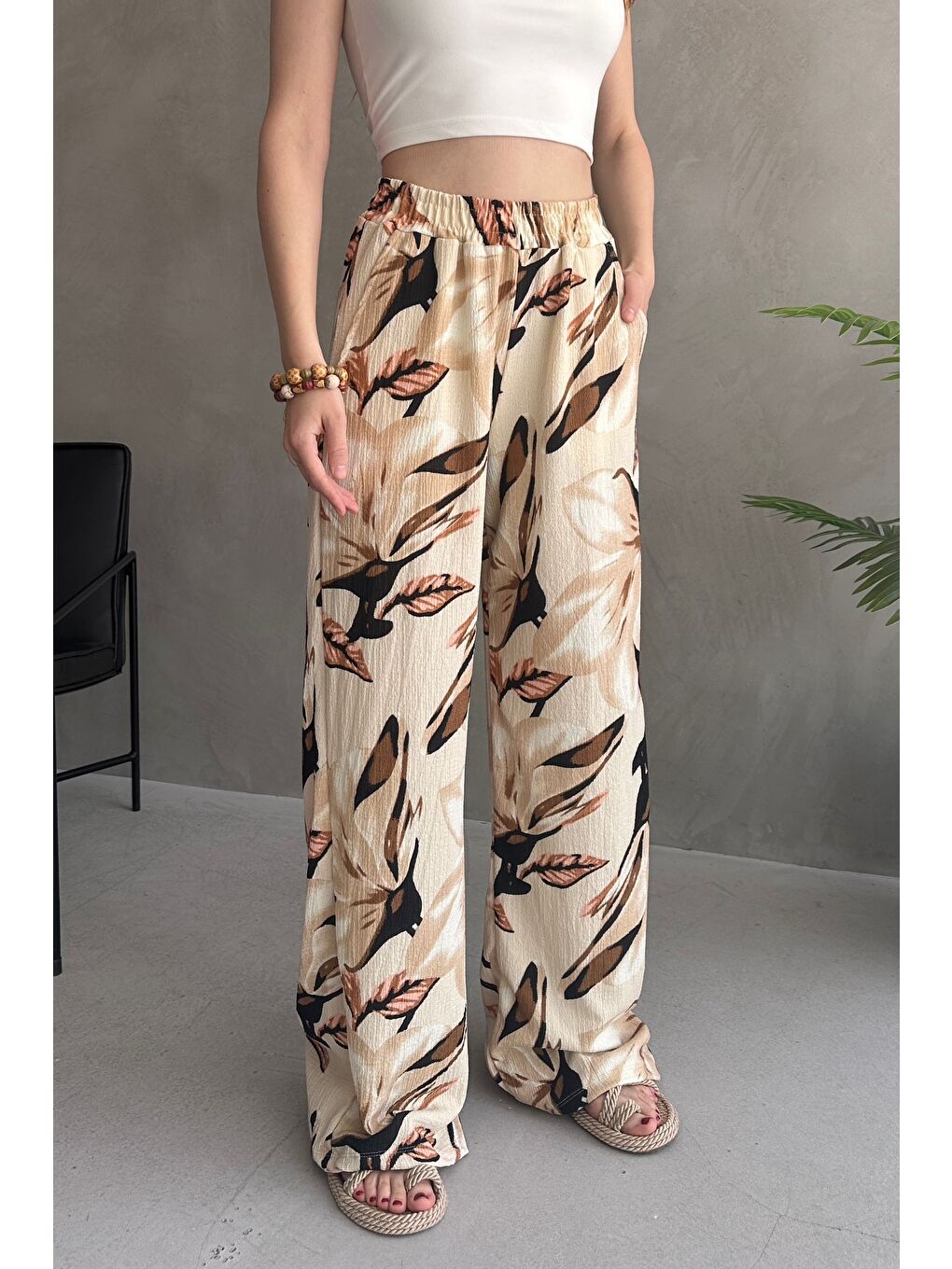 Çiçek Desenli Bol Pantolon Bej - 27237-2