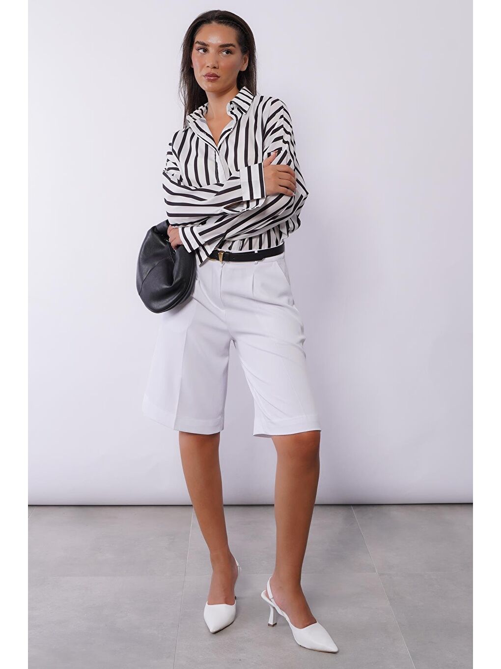 Beyaz Pileli Kadın Bermuda Şort Mg2483-5