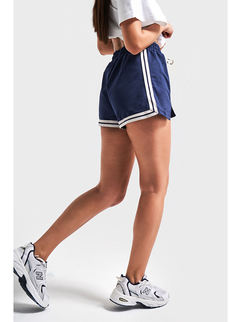 Kadın Koyu Mavi Renk S5-56 %100 Pamuk Esnek Kumaş Örme Mini Şort-4