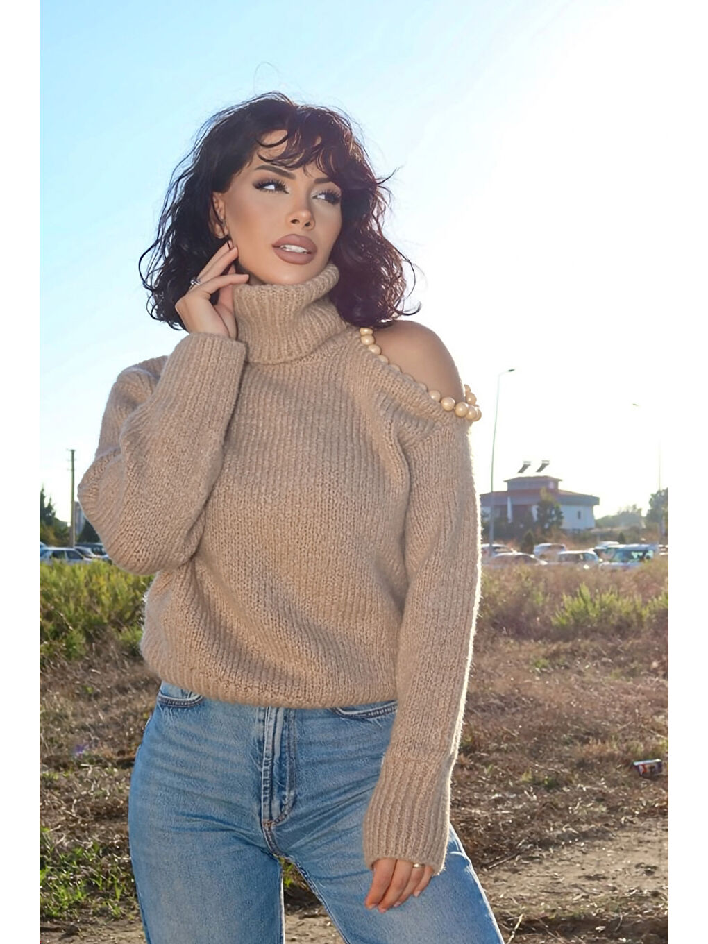 Bej Omzu Boncuk Detaylı Boğazlı Triko Kazak MY-170-3