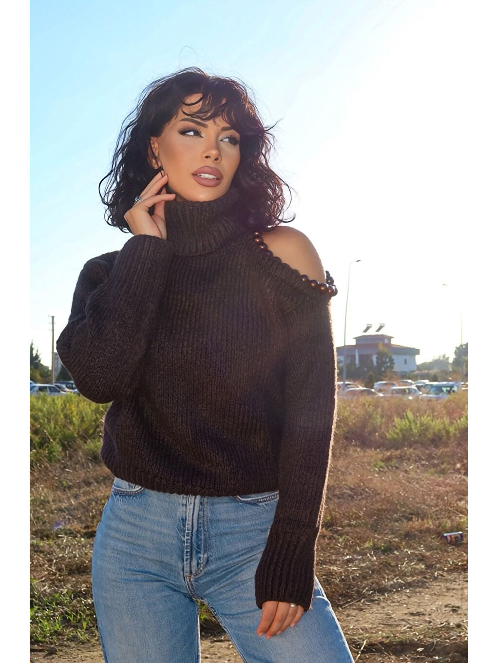 Kahverengi Omzu Boncuk Detaylı Boğazlı Triko Kazak MY-170-4