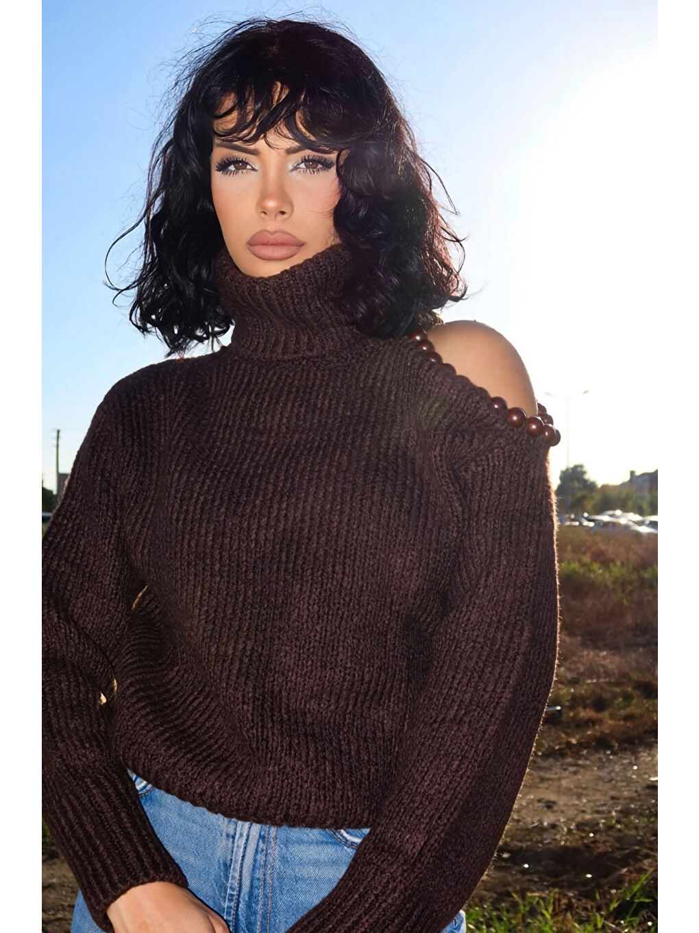 Kahverengi Omzu Boncuk Detaylı Boğazlı Triko Kazak MY-170-3