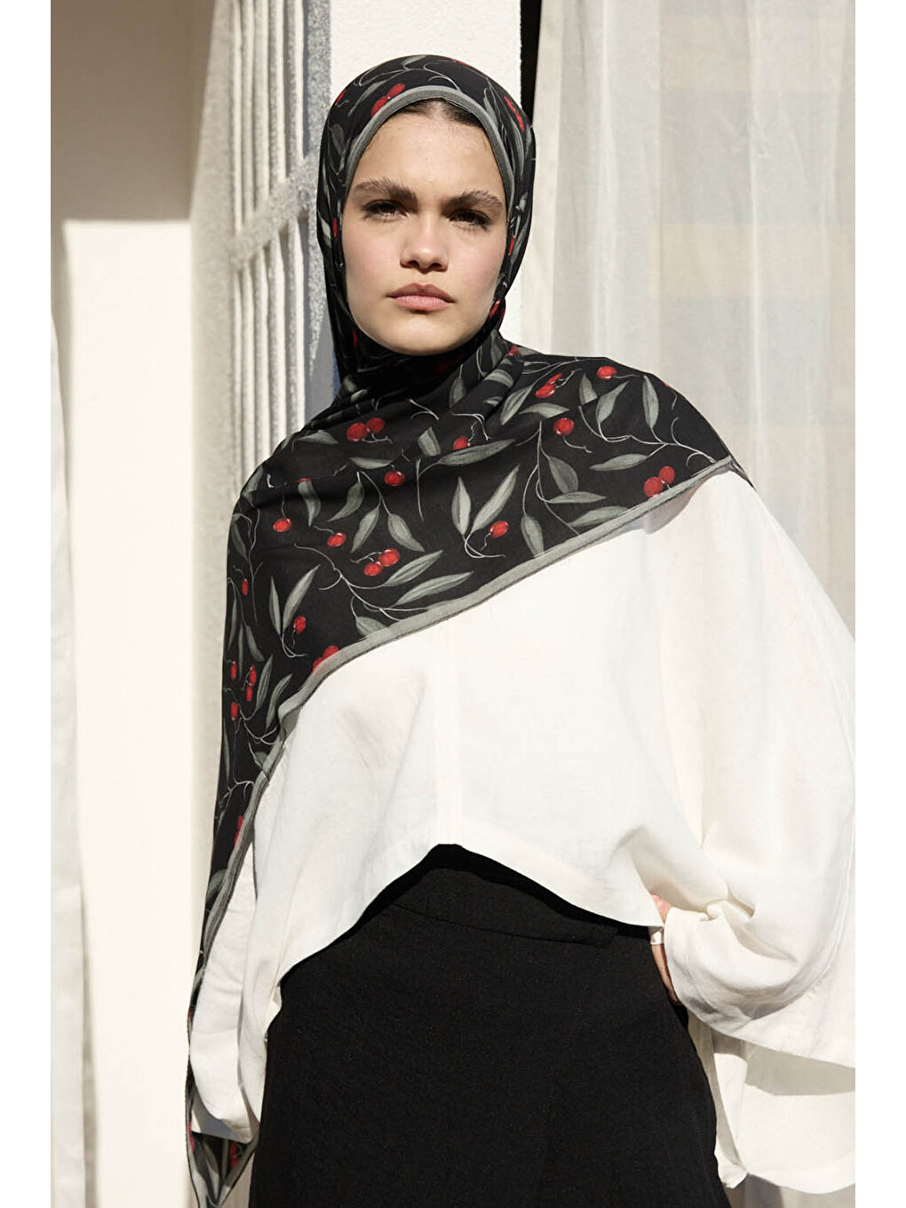 Siyah Deluxe Summer Şal Red Berries