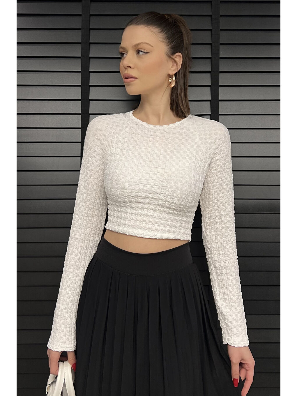 Ekru Bel Lastikli Ve Bağlamalı Kadın Kabartma Desen Crop Top Bluz-1