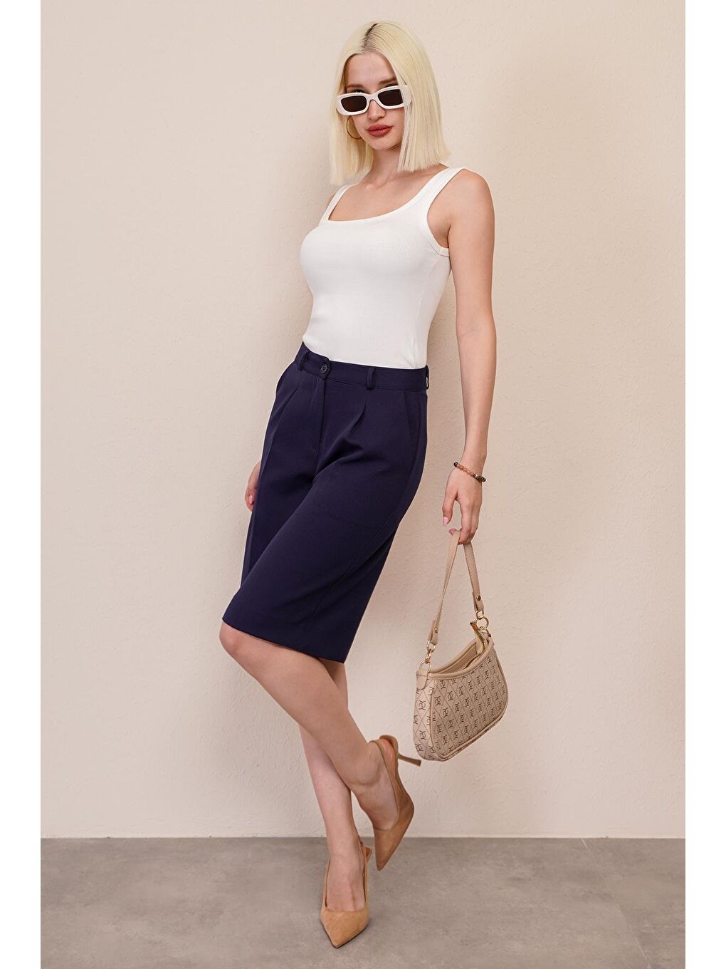 Lacivert Pileli Kadın Bermuda Şort Mg2483-2