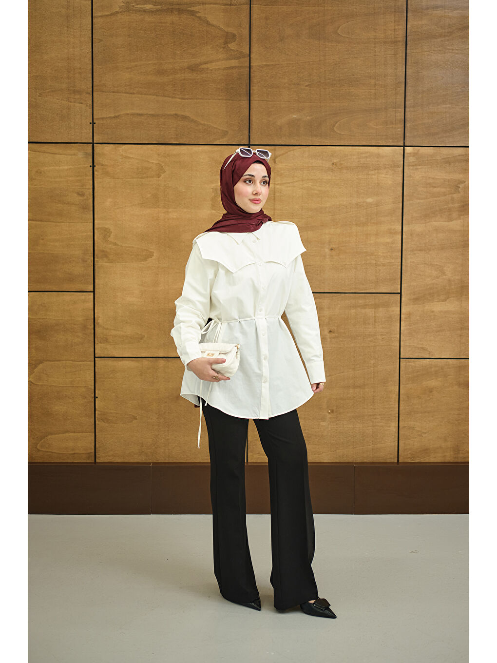Kadın Roba Detaylı Kemerli Regular Poplin Gömlek Beyaz-1
