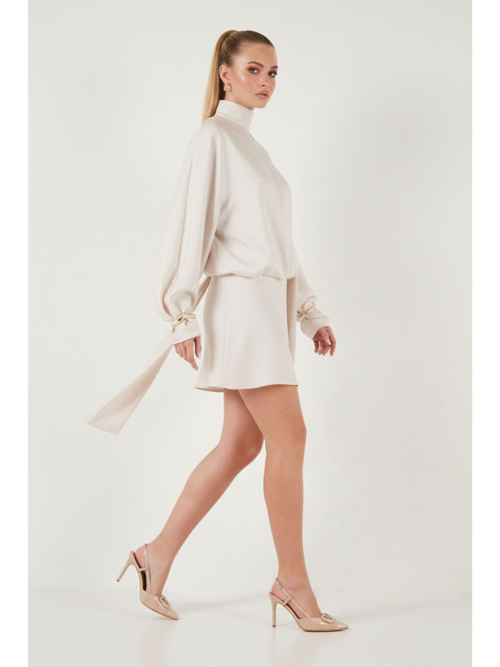 Ekru Standart Fit Bağlamalı Dik Yaka Saten Kadın Elbise 59135520-3