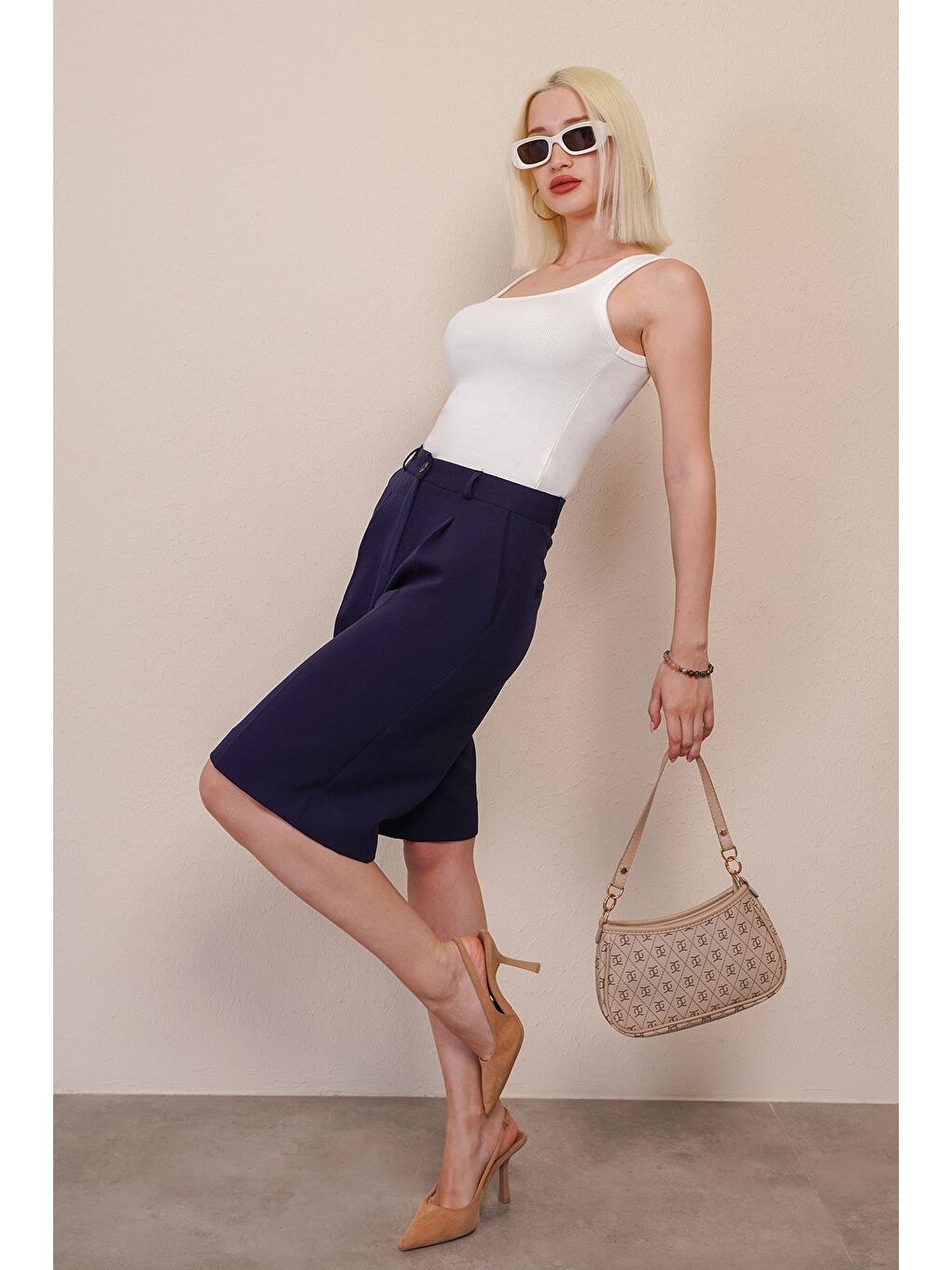 Lacivert Pileli Kadın Bermuda Şort Mg2483-3