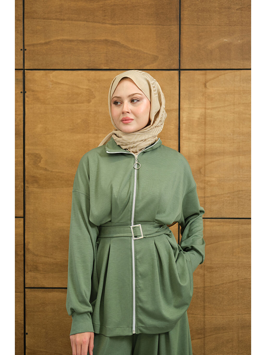 Kadın Pile Detaylı Tokalı Takım Yeşil-4