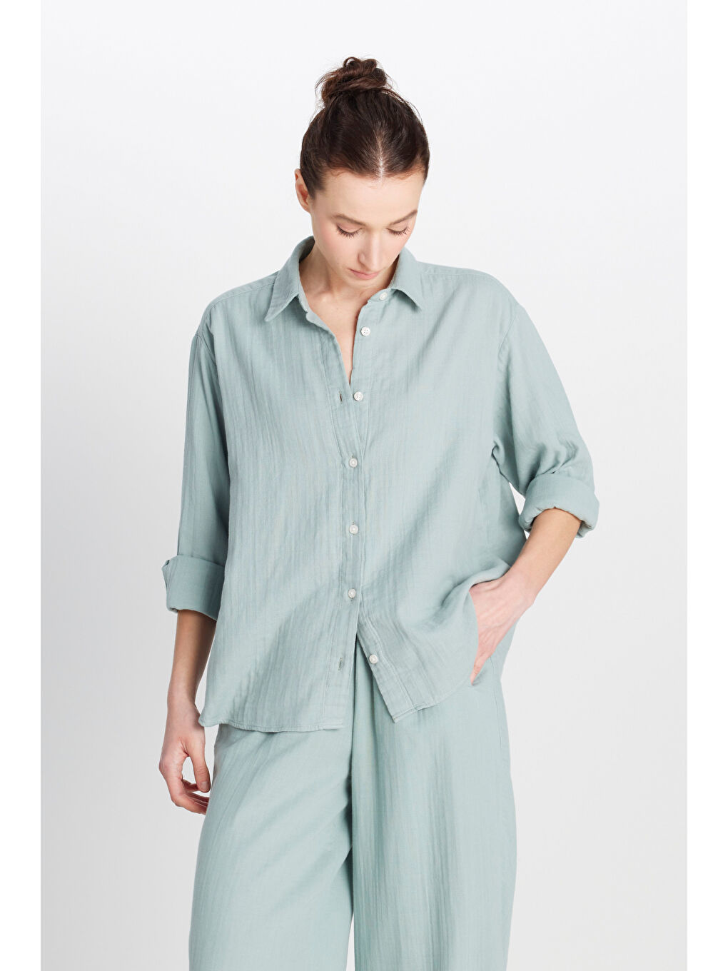 %100 Pamuk Relaxed Fit Geniş Kesim Koyu Yeşil Müslin Gömlek-1