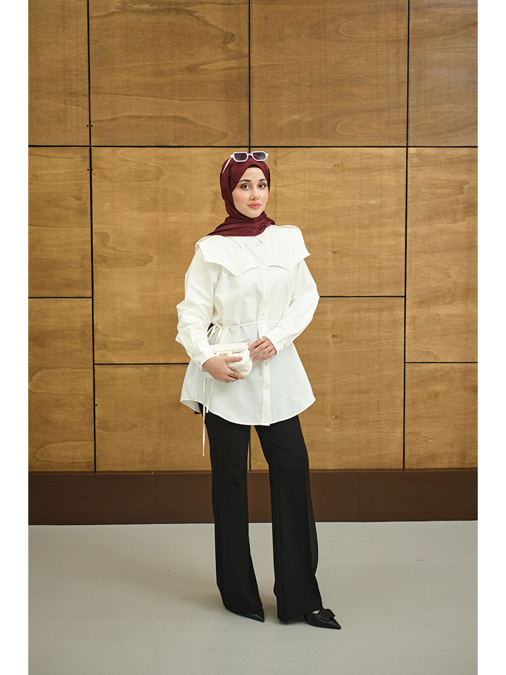 Kadın Roba Detaylı Kemerli Regular Poplin Gömlek Beyaz-2