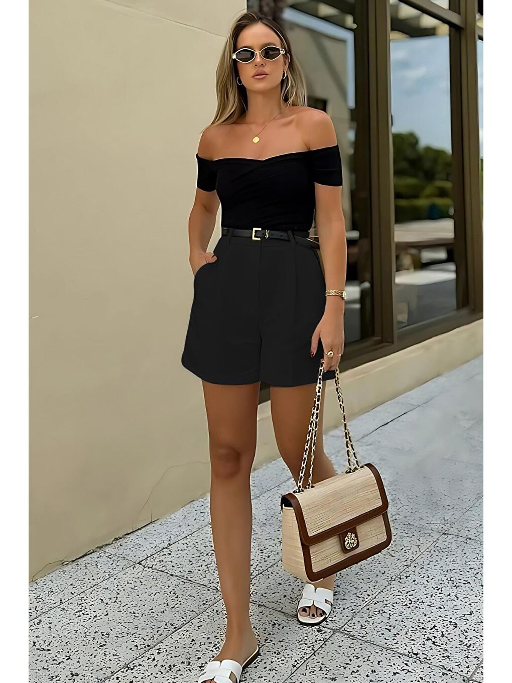 Siyah Pileli Kadın Şort Mg2518