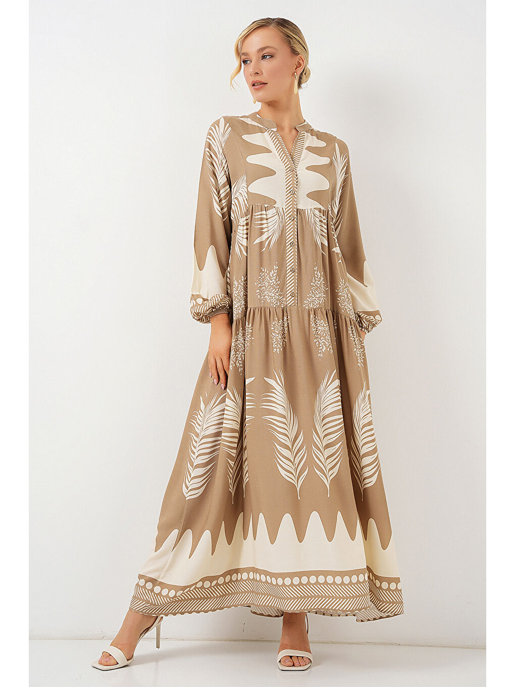 Ekru 2423 Otantik Desenli Tesettür Elbise - M. Camel