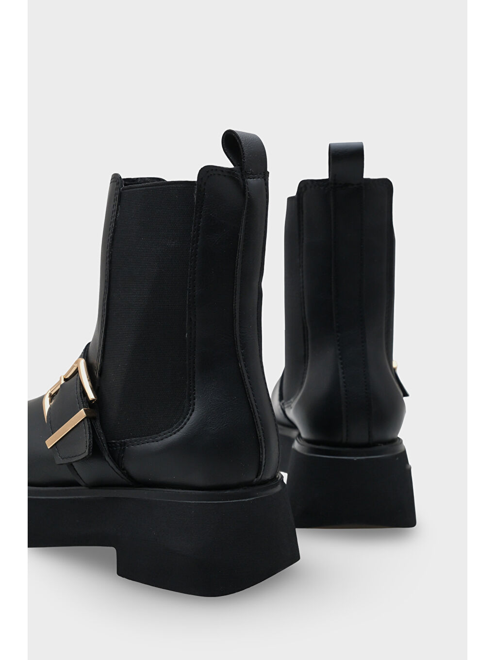 Siyah Gennie Yuvarlak Burunlu Yandan Trak Tabanlı Kadın Bot-3