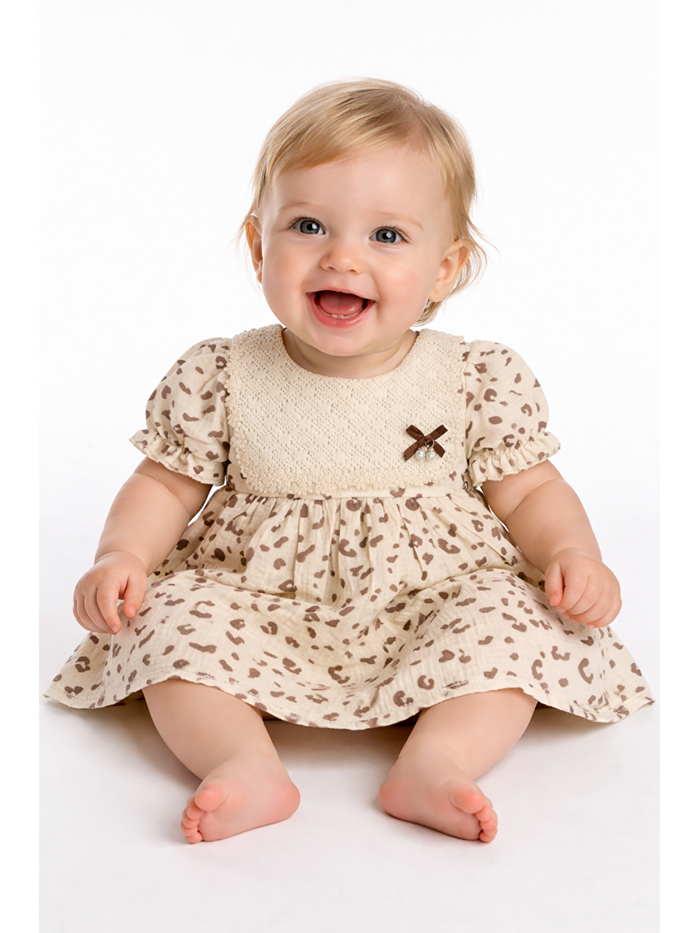 Bej Kız Bebek Müslin Elbise – Leopar Desenli, Dantel Yaka Detaylı, %100 Pamuk Yazlık