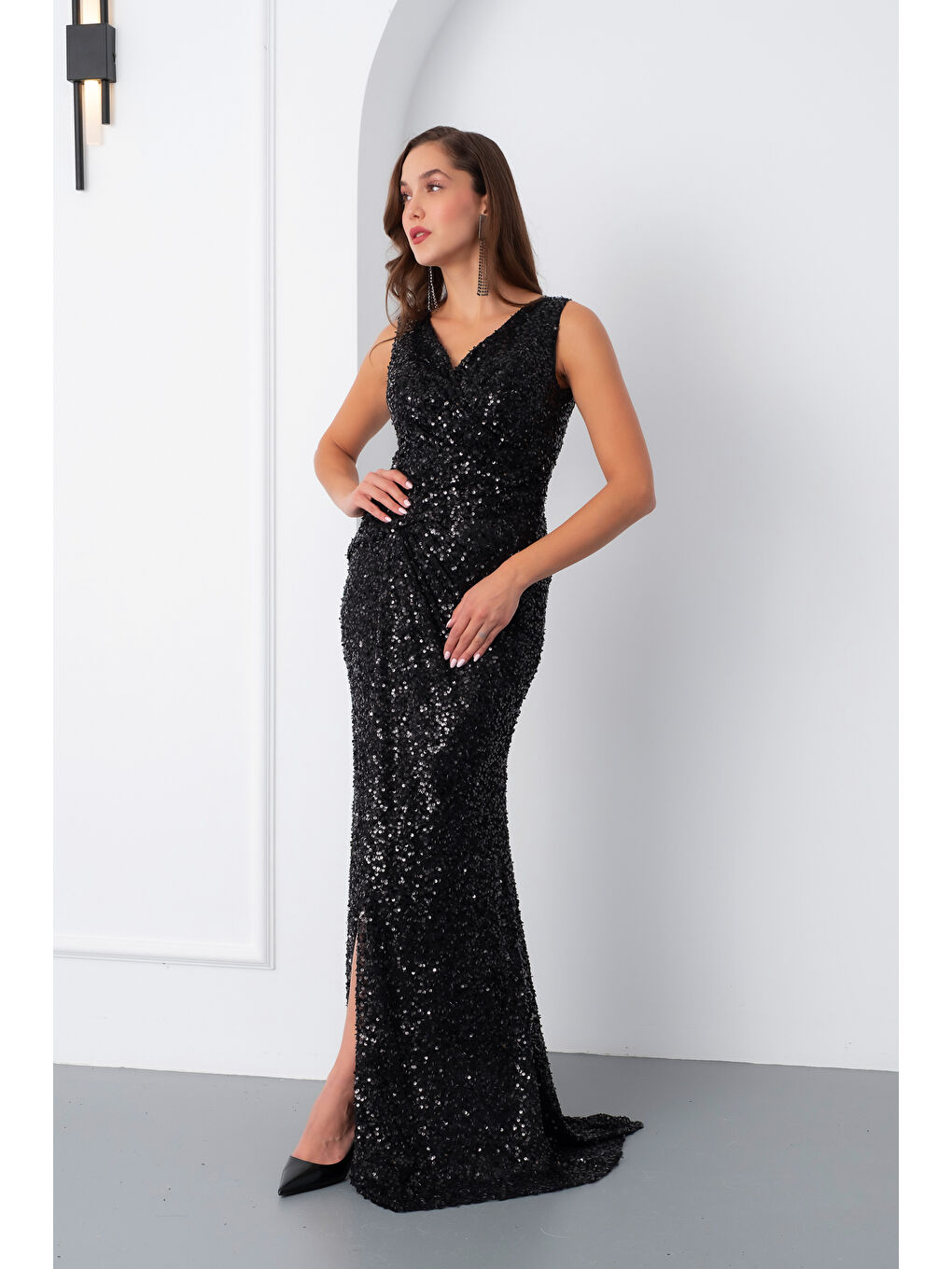 Kadın Siyah V Yaka Pul Payet Uzun Abiye Elbise-1