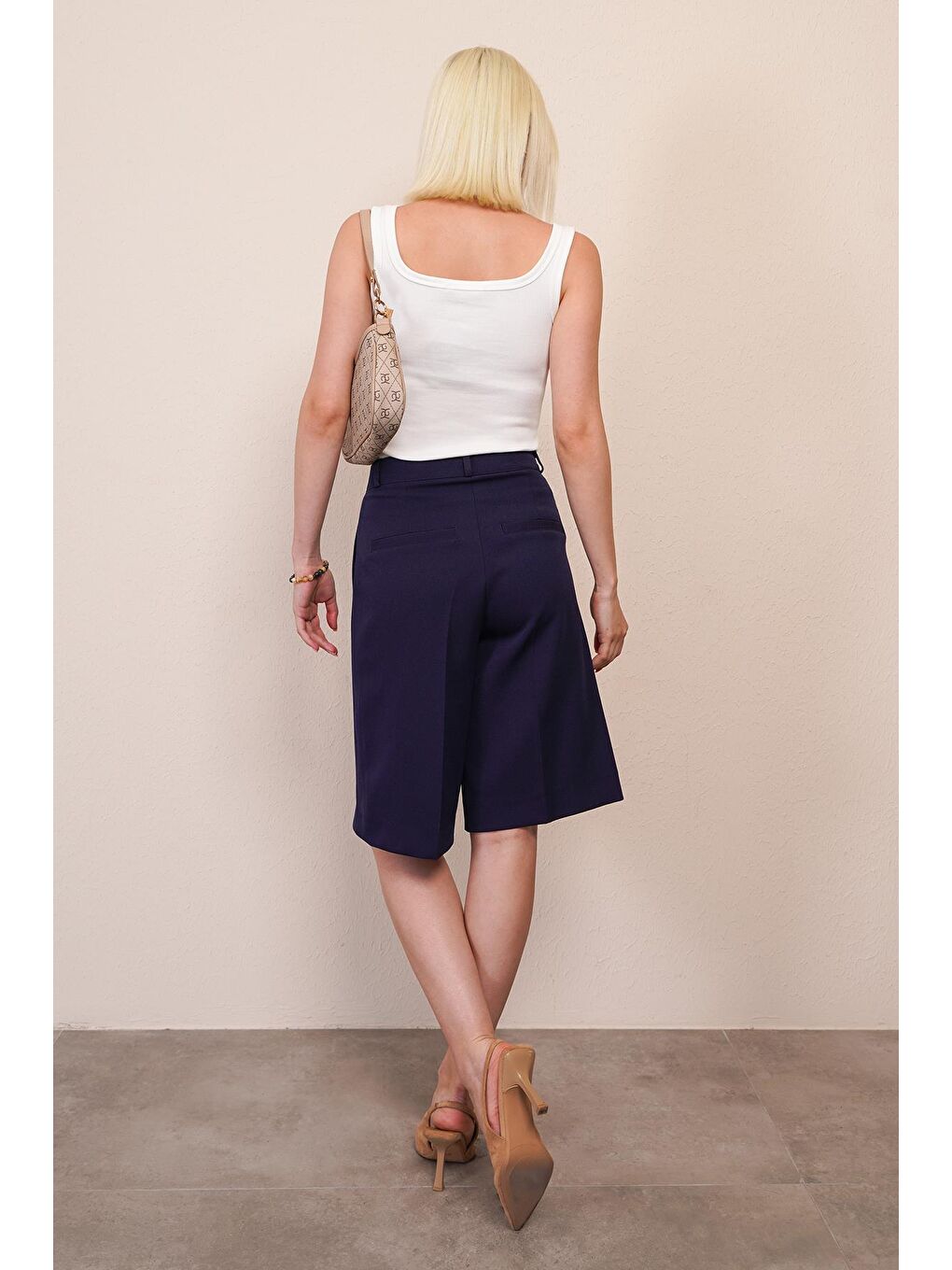 Lacivert Pileli Kadın Bermuda Şort Mg2483-8