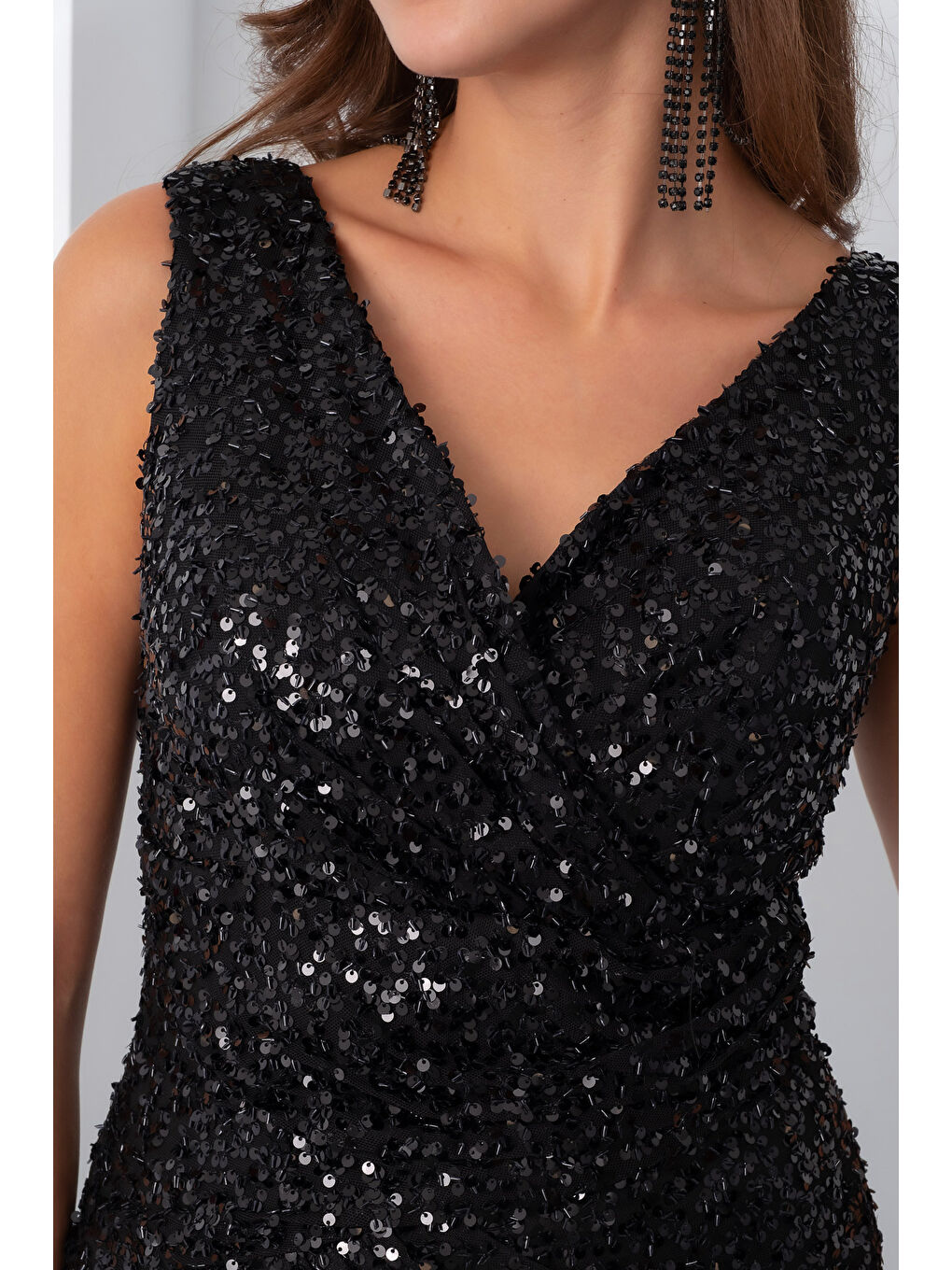 Kadın Siyah V Yaka Pul Payet Uzun Abiye Elbise-3