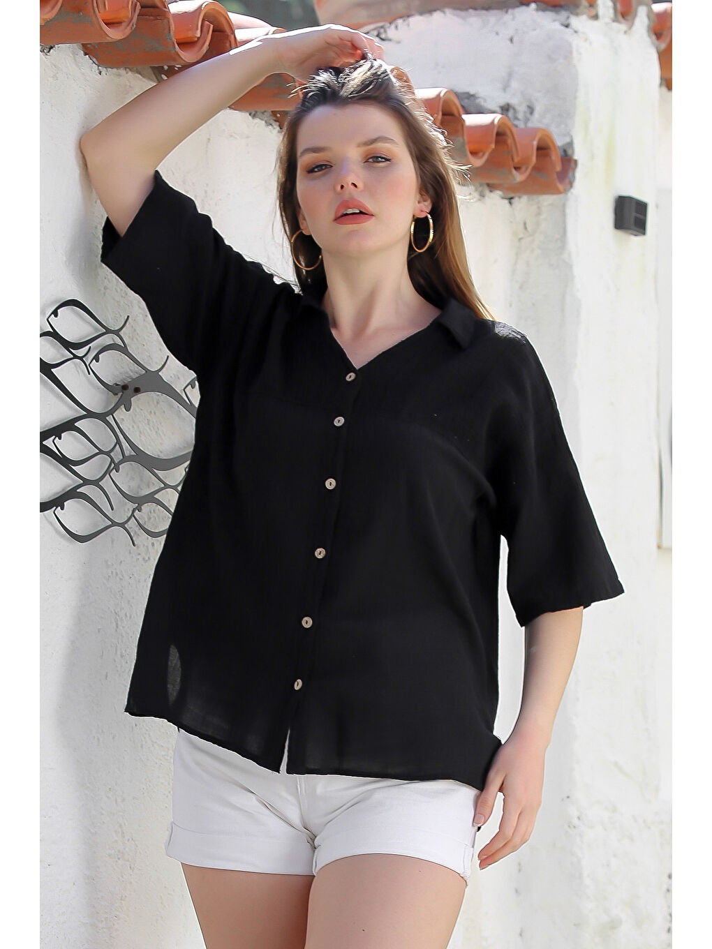 Siyah Gömlek Yaka Kısa Kol Düğmeli Yıkamalı Yırtmaçlı Casual Dokuma Gömlek 66 60-1