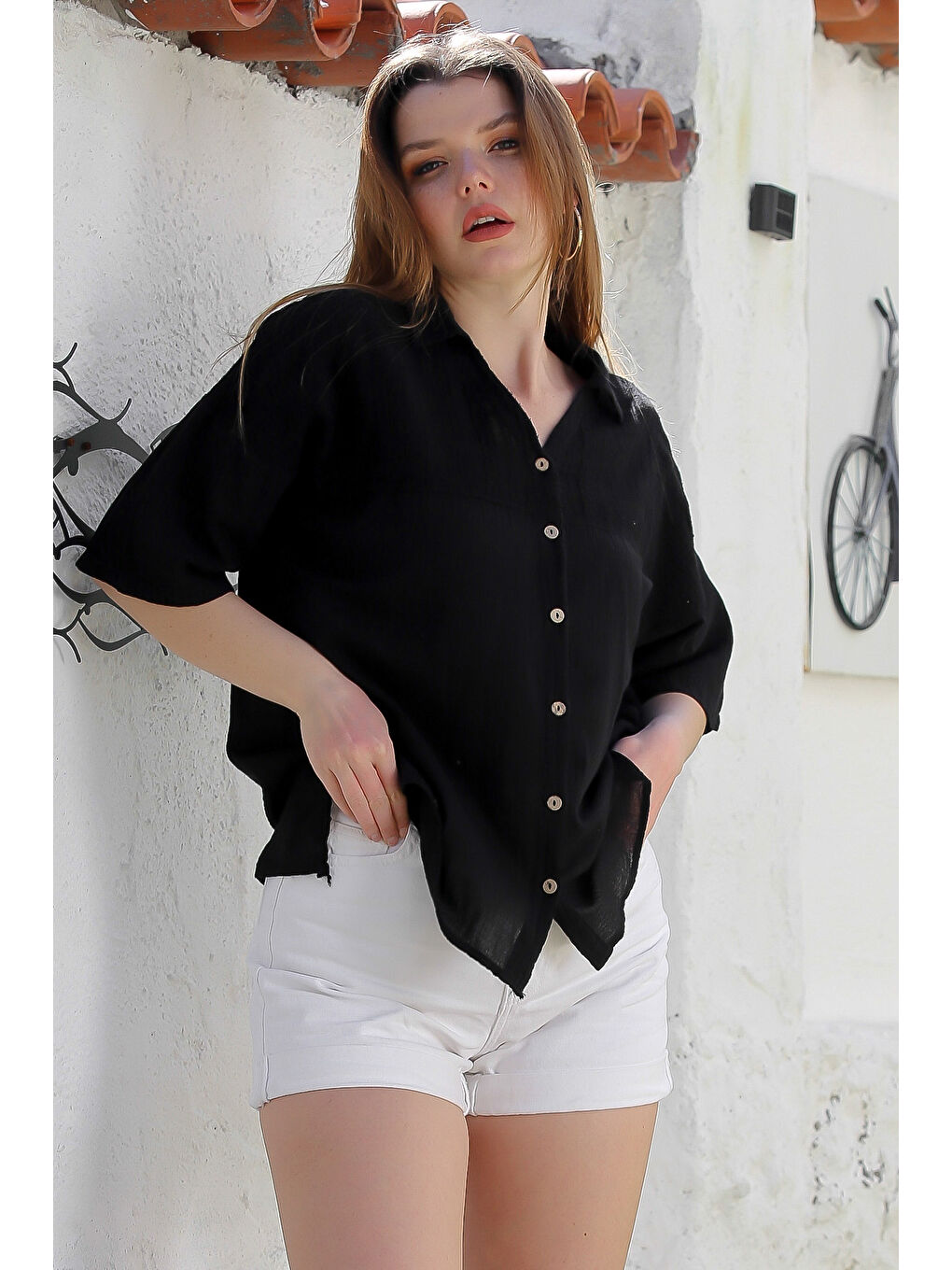 Siyah Gömlek Yaka Kısa Kol Düğmeli Yıkamalı Yırtmaçlı Casual Dokuma Gömlek 66 60-2