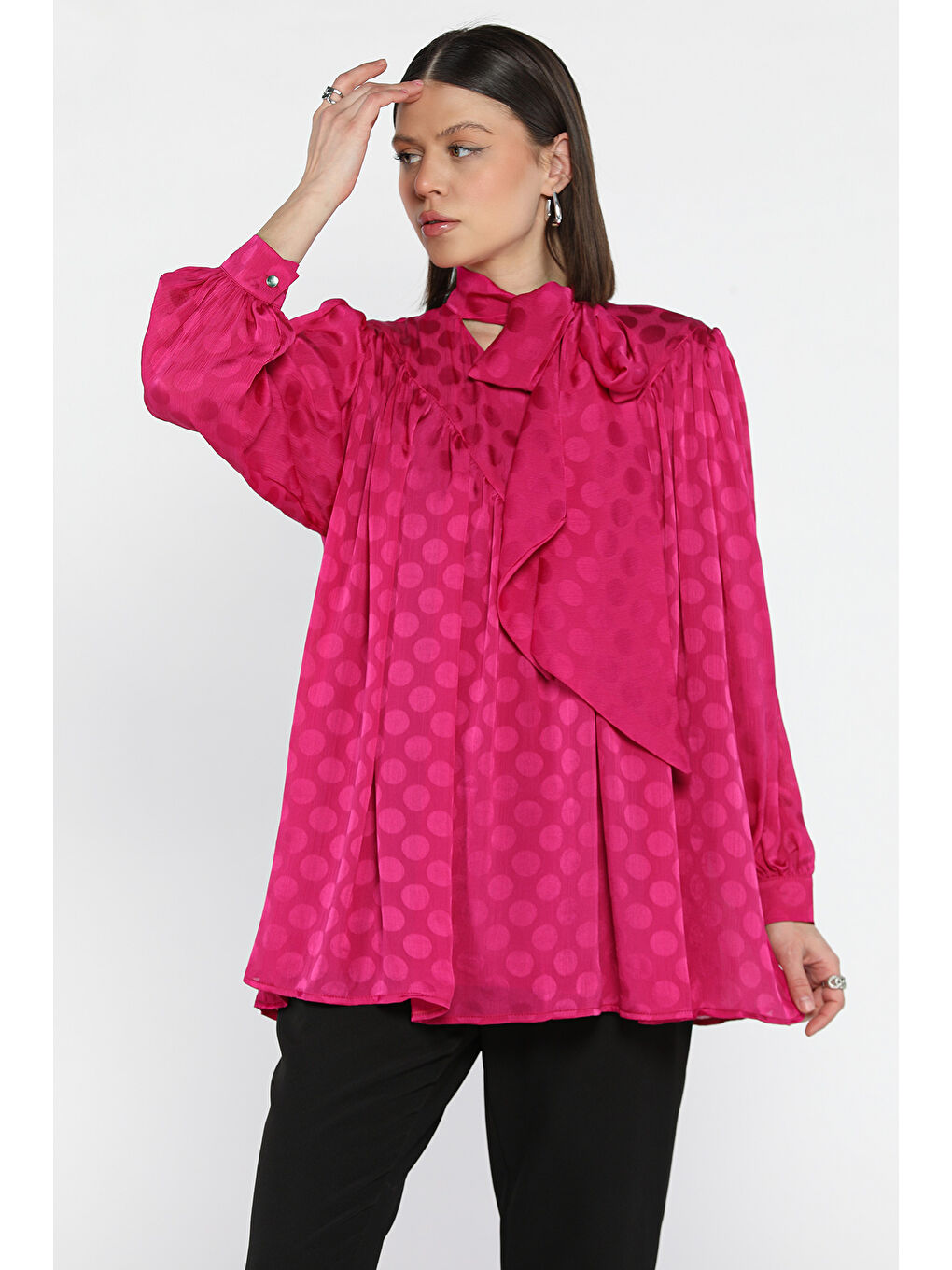 Fuşya Ön Pile Detaylı Kravat Yaka Puanlı Kadın Astarlı Bluz