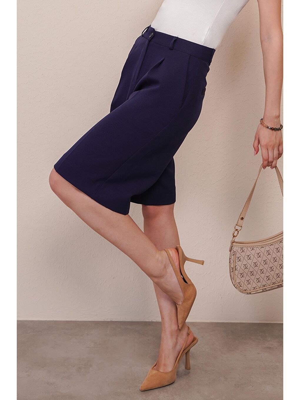 Lacivert Pileli Kadın Bermuda Şort Mg2483-9