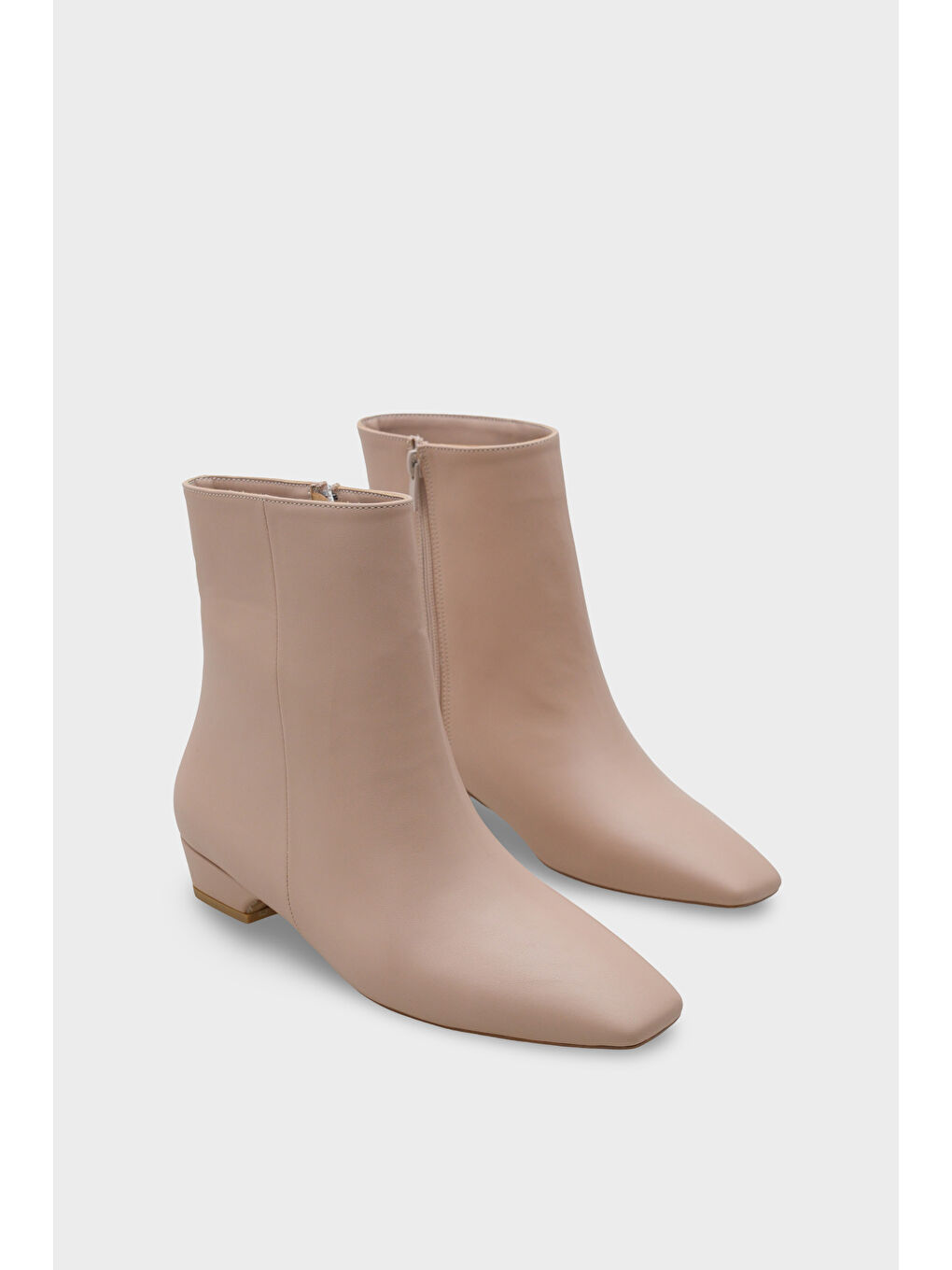 Bej Evie Kısa Topuklu Yandan Fermuarlı Küt Burun Kadın Bot-1