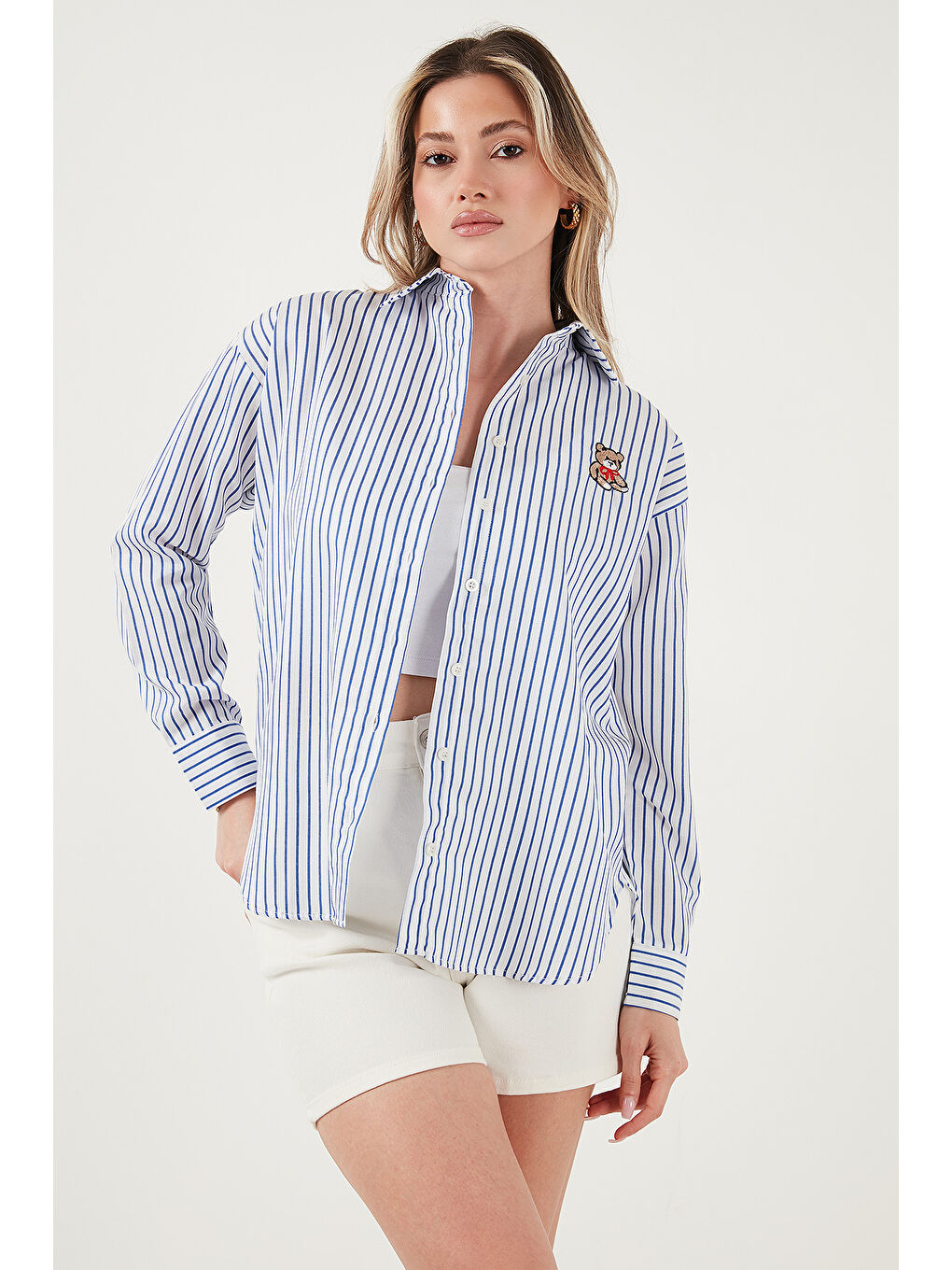 Bej Pamuk Karışımlı Regular Fit Ayıcık İşlemeli Kadın Gömlek 6773106-1