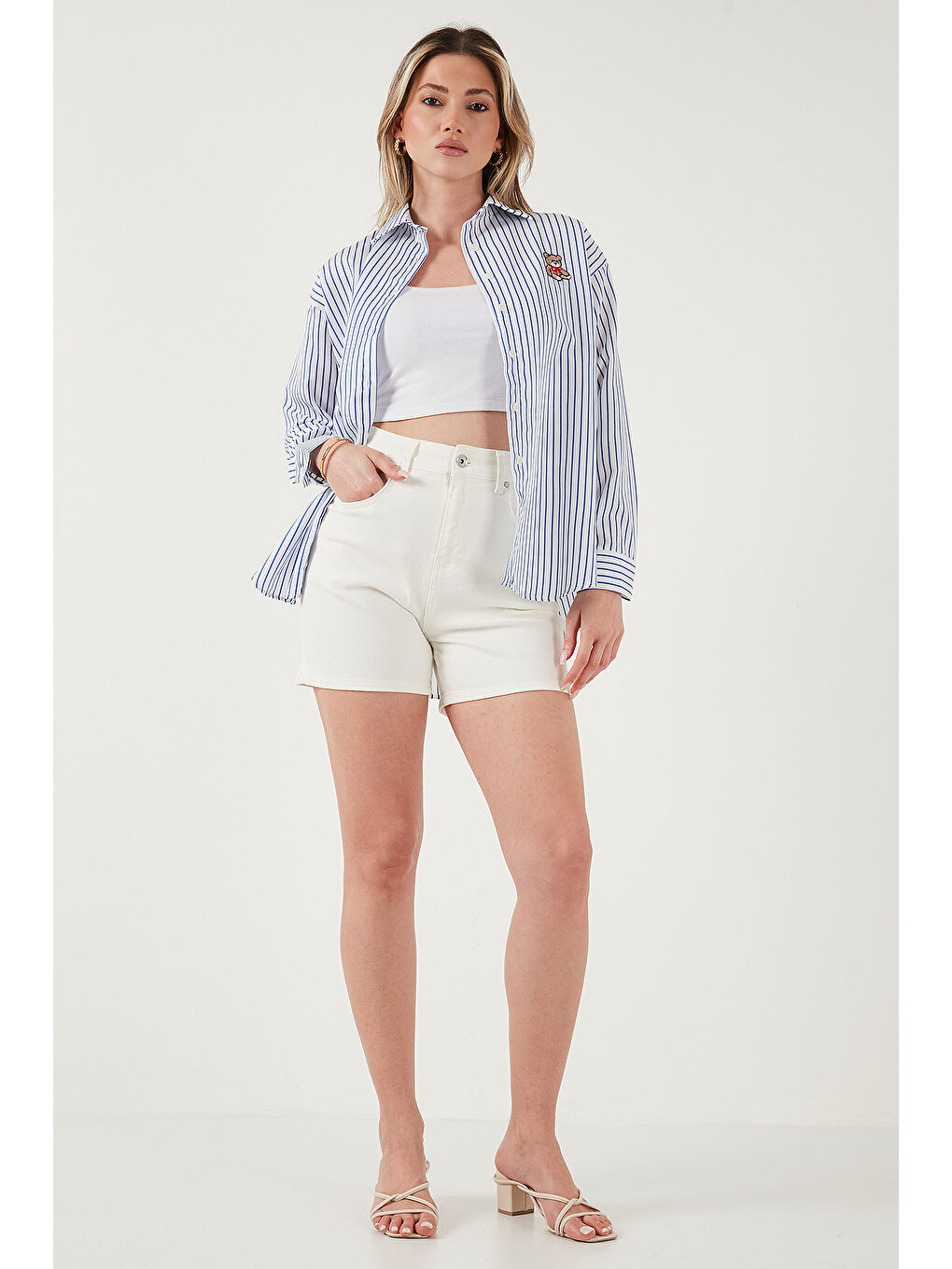 Bej Pamuk Karışımlı Regular Fit Ayıcık İşlemeli Kadın Gömlek 6773106-2