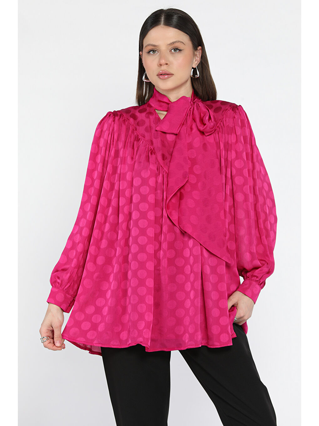 Fuşya Ön Pile Detaylı Kravat Yaka Puanlı Kadın Astarlı Bluz-1