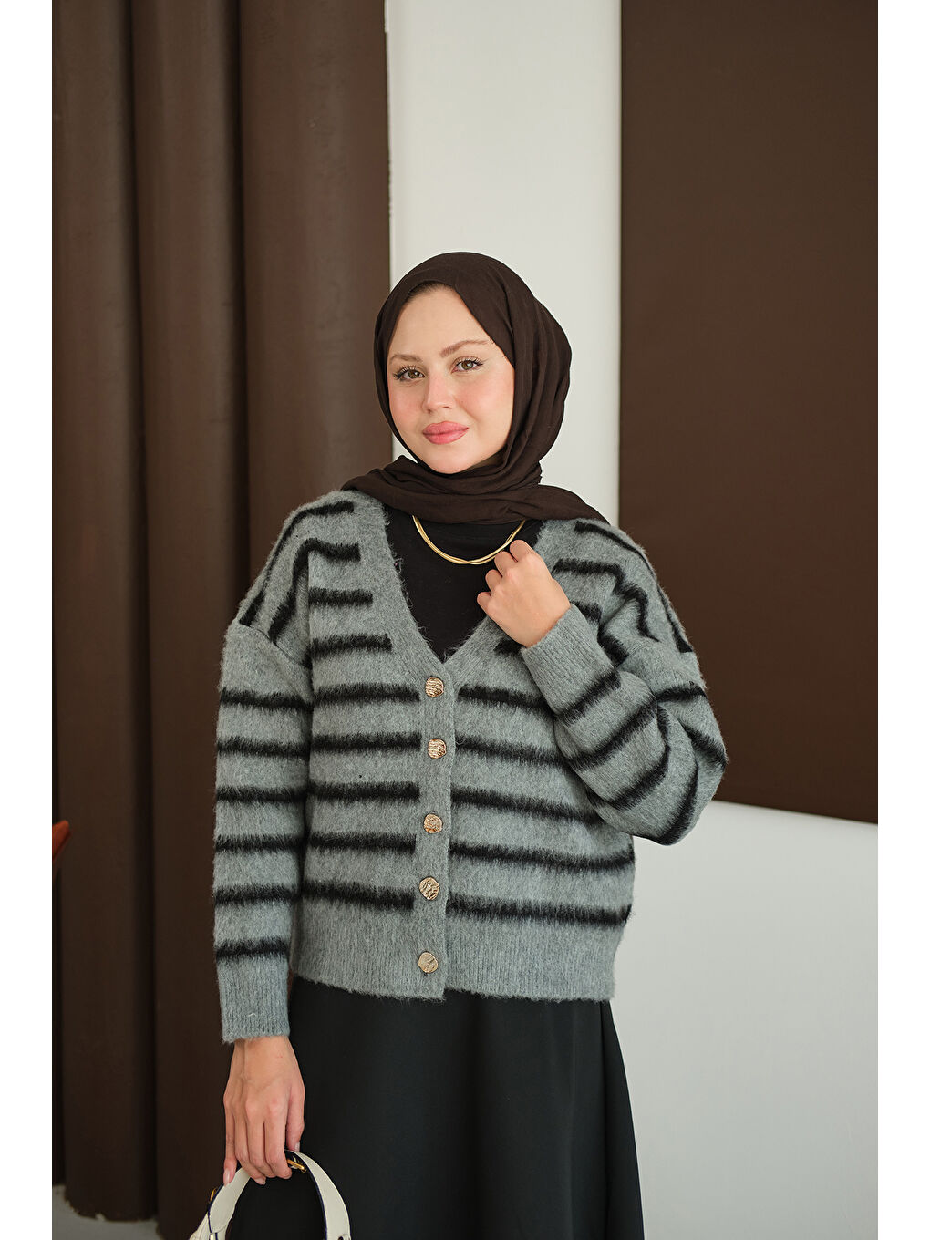 Gri Kadın Kısa Triko Hırka Füme